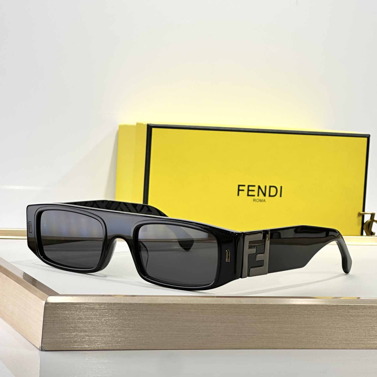 Fendi FF Squared Black Acetate Sunglasses  FE40587 - EUR FASHION