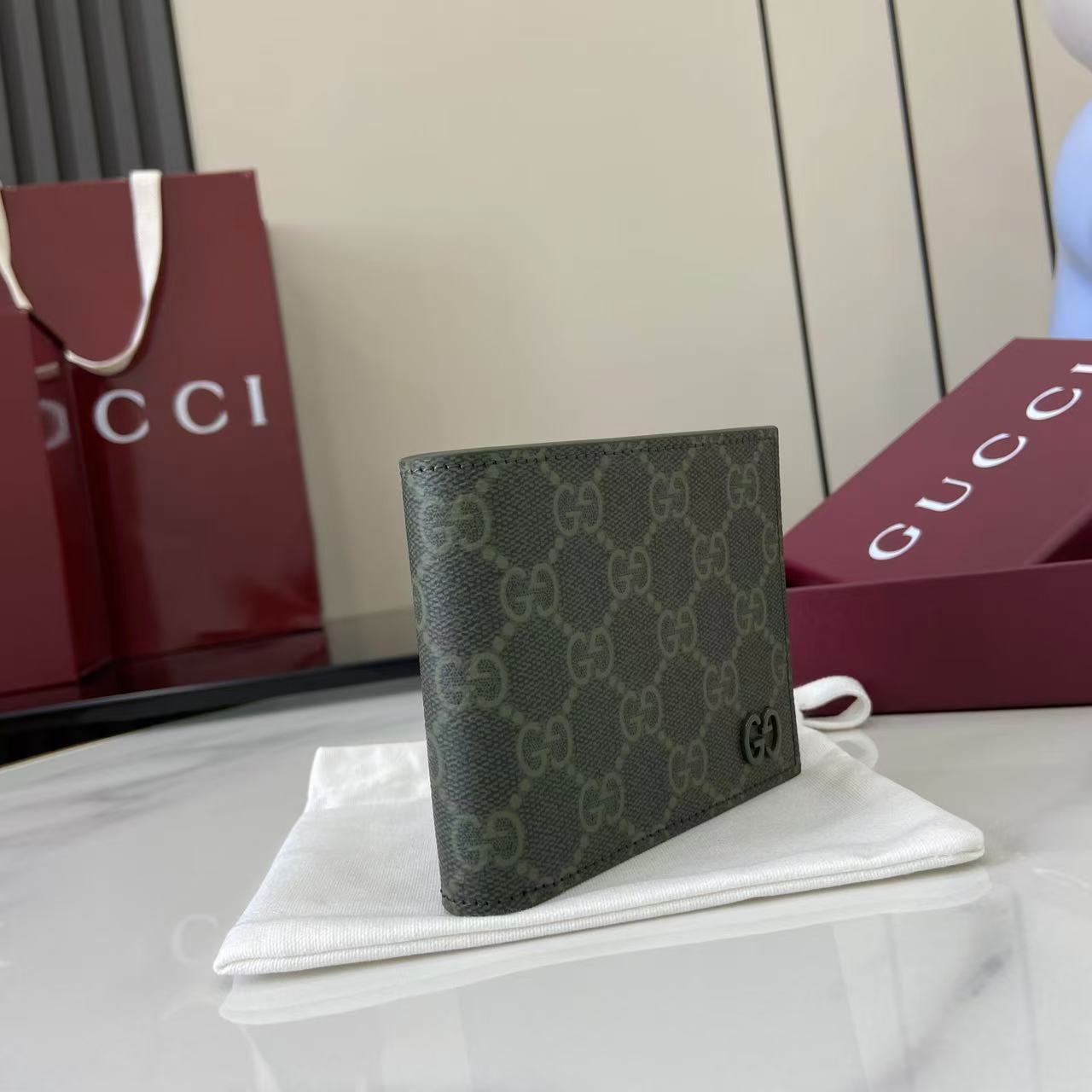 Gucci GG Monogram Bi-fold Wallet - EUR FASHION