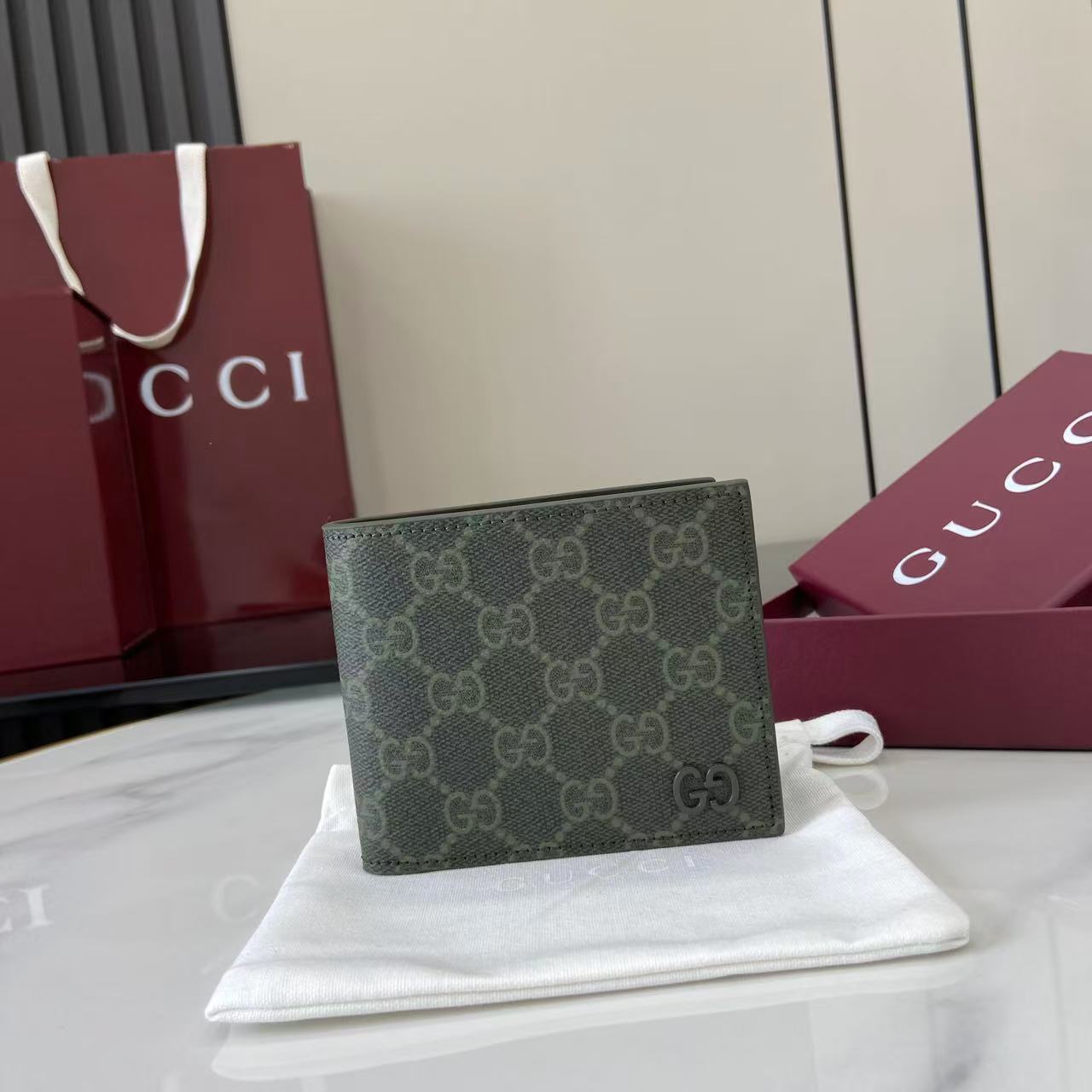 Gucci GG Monogram Bi-fold Wallet - EUR FASHION