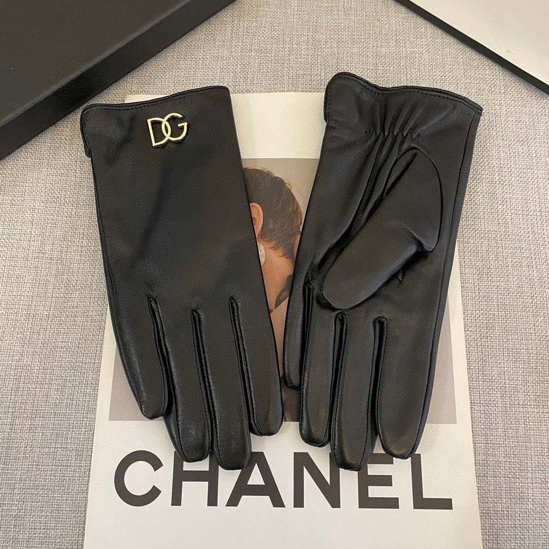 Dolce & Gabbana Women's Gloves  - EUR FASHION