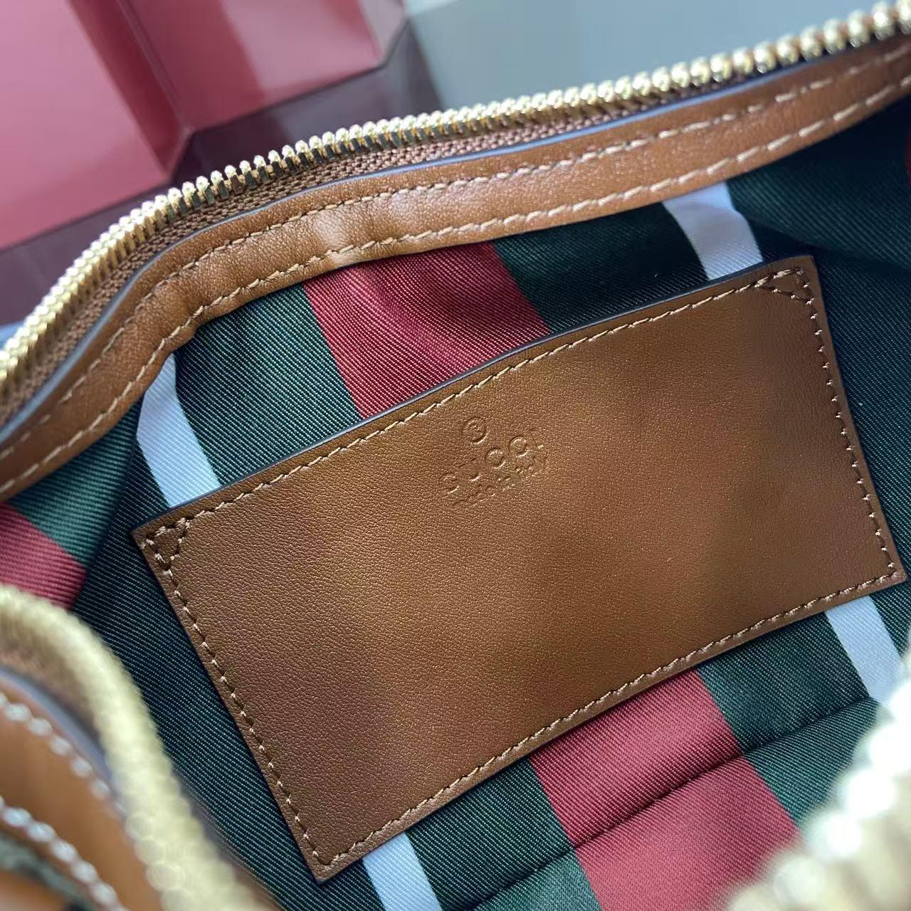 Gucci GG Emblem Small Shoulder Bag - EUR FASHION