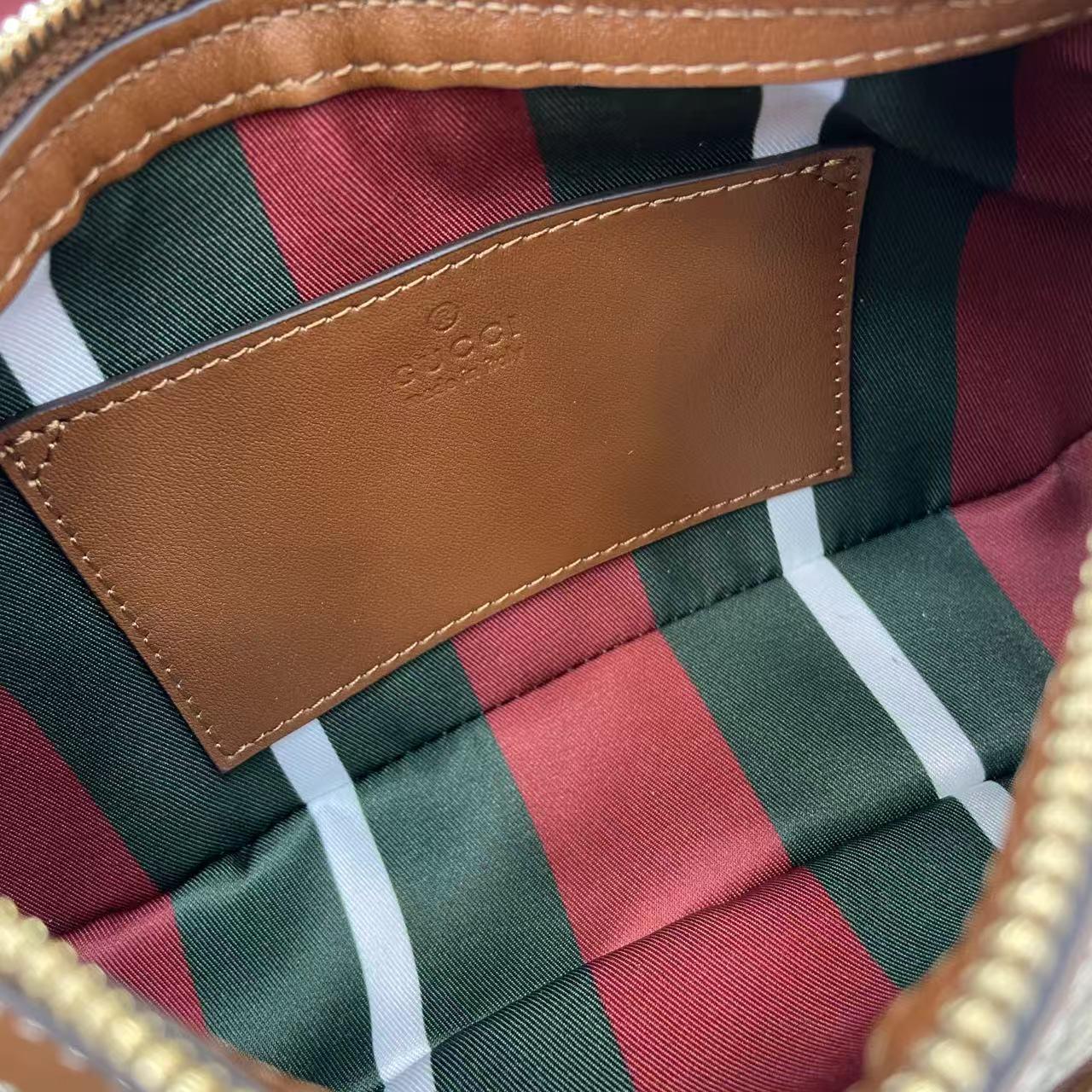 Gucci GG Emblem Small Shoulder Bag - EUR FASHION