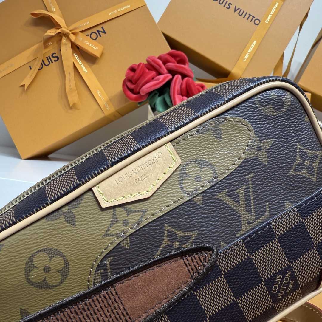 Louis Vuitton Trocadéro Wearable Wallet     M26020 - EUR FASHION