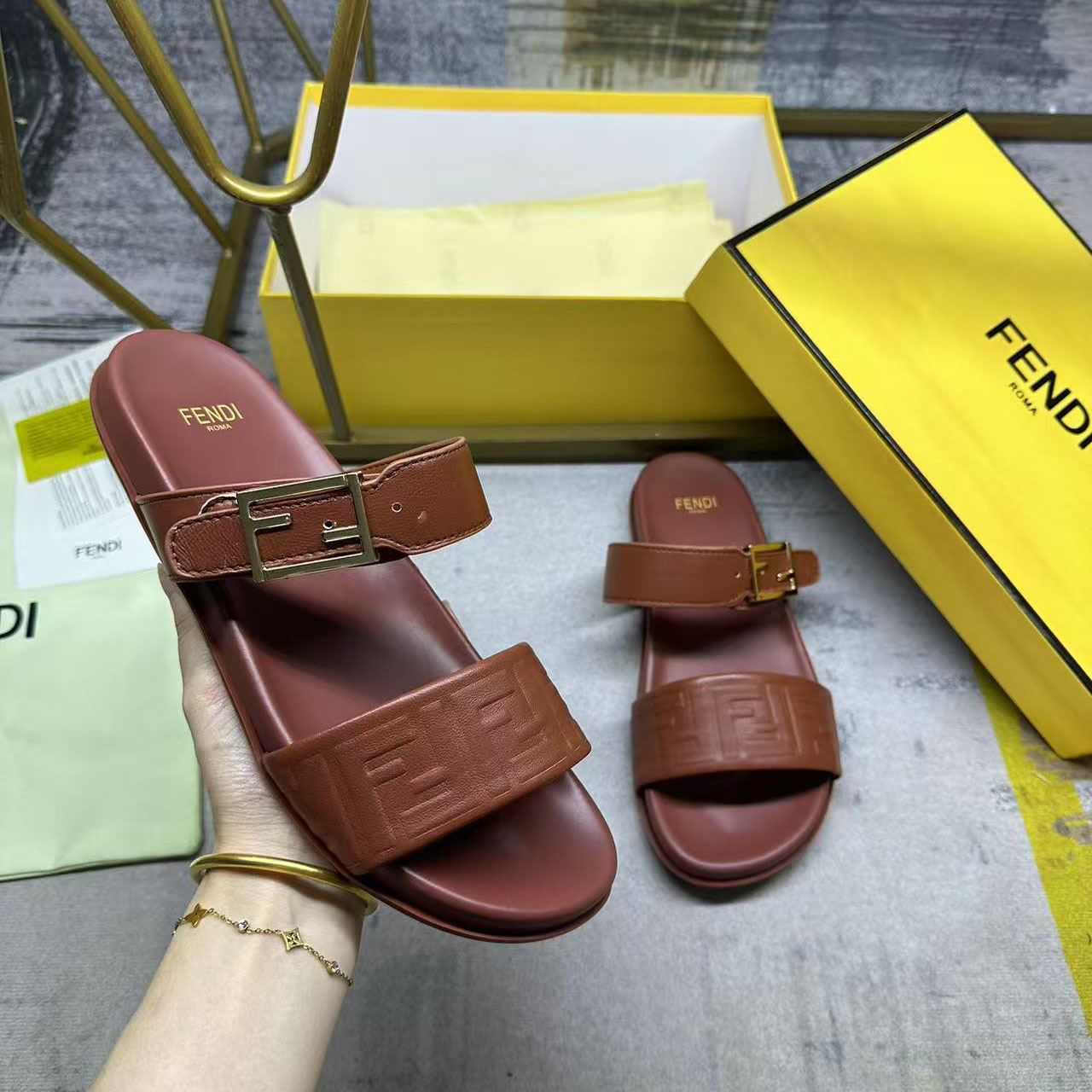  - EUR FASHION