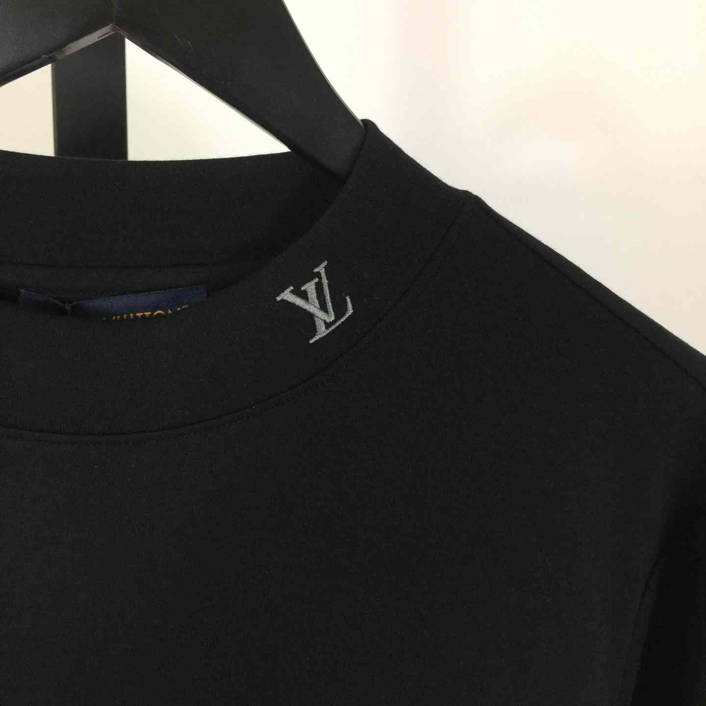 Louis Vuitton Embossed LV Long-Sleeved T-Shirt - EUR FASHION