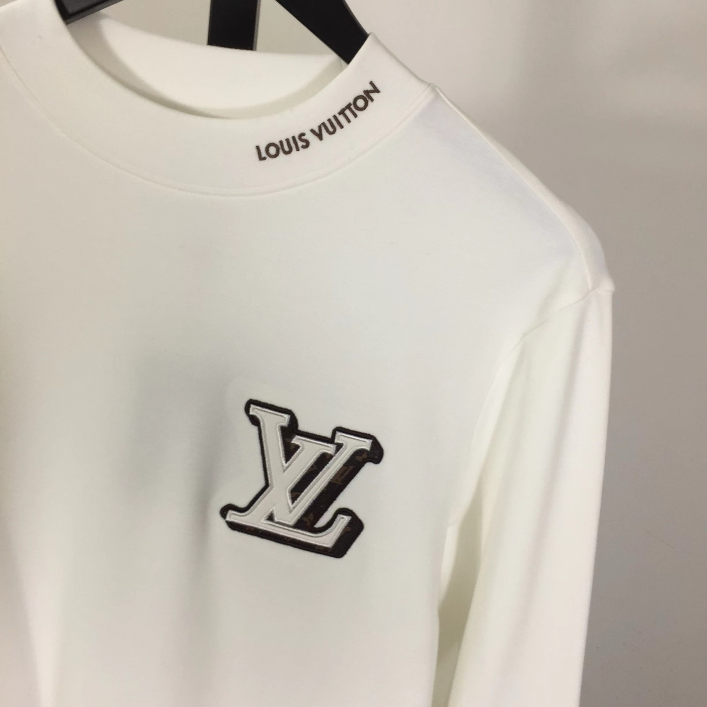 Louis Vuitton Embossed LV Long-Sleeved T-Shirt - EUR FASHION