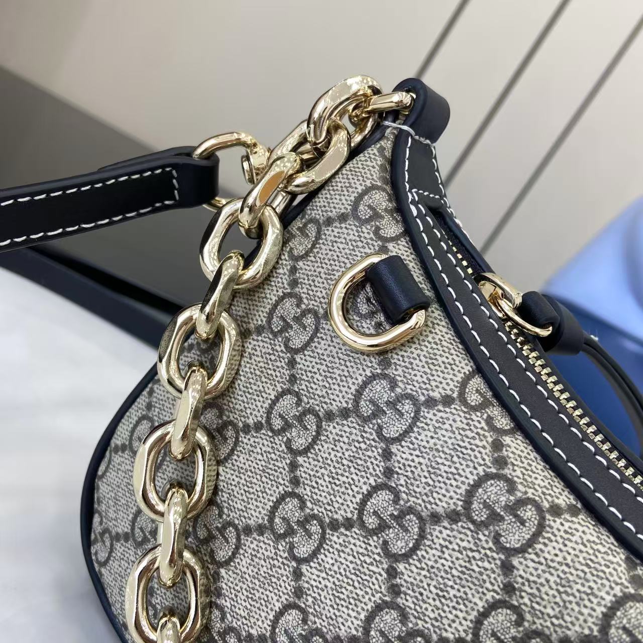 Gucci GG Emblem Small Shoulder Bag - EUR FASHION