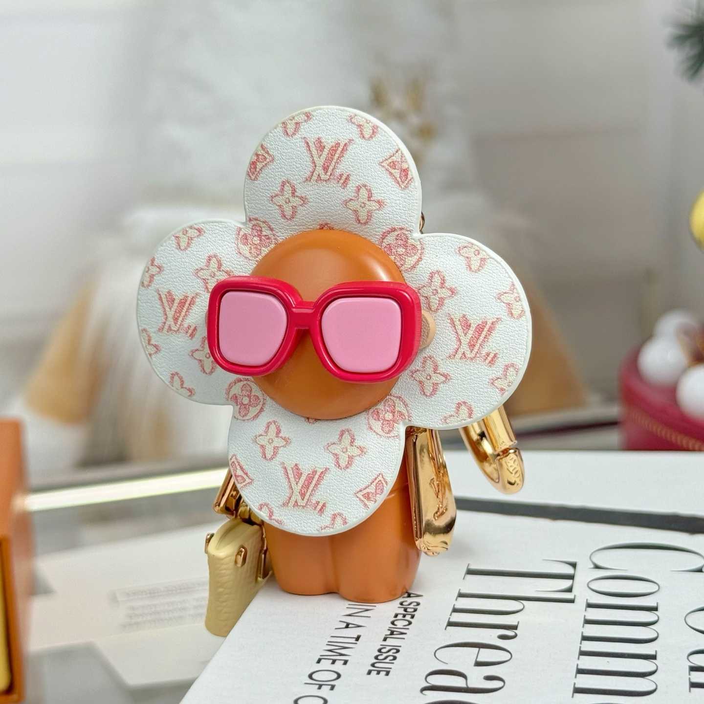 Louis Vuitton Summer Vivienne Bag Charm   M02591 - EUR FASHION