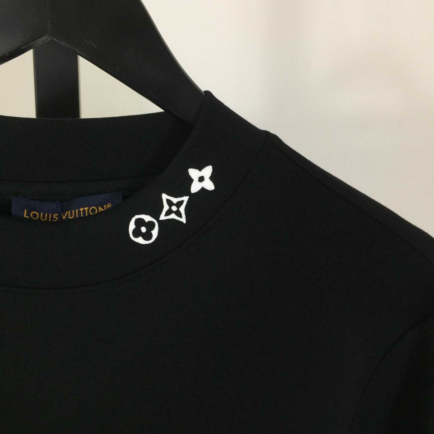 Louis Vuitton Embossed LV Long-Sleeved T-Shirt - EUR FASHION