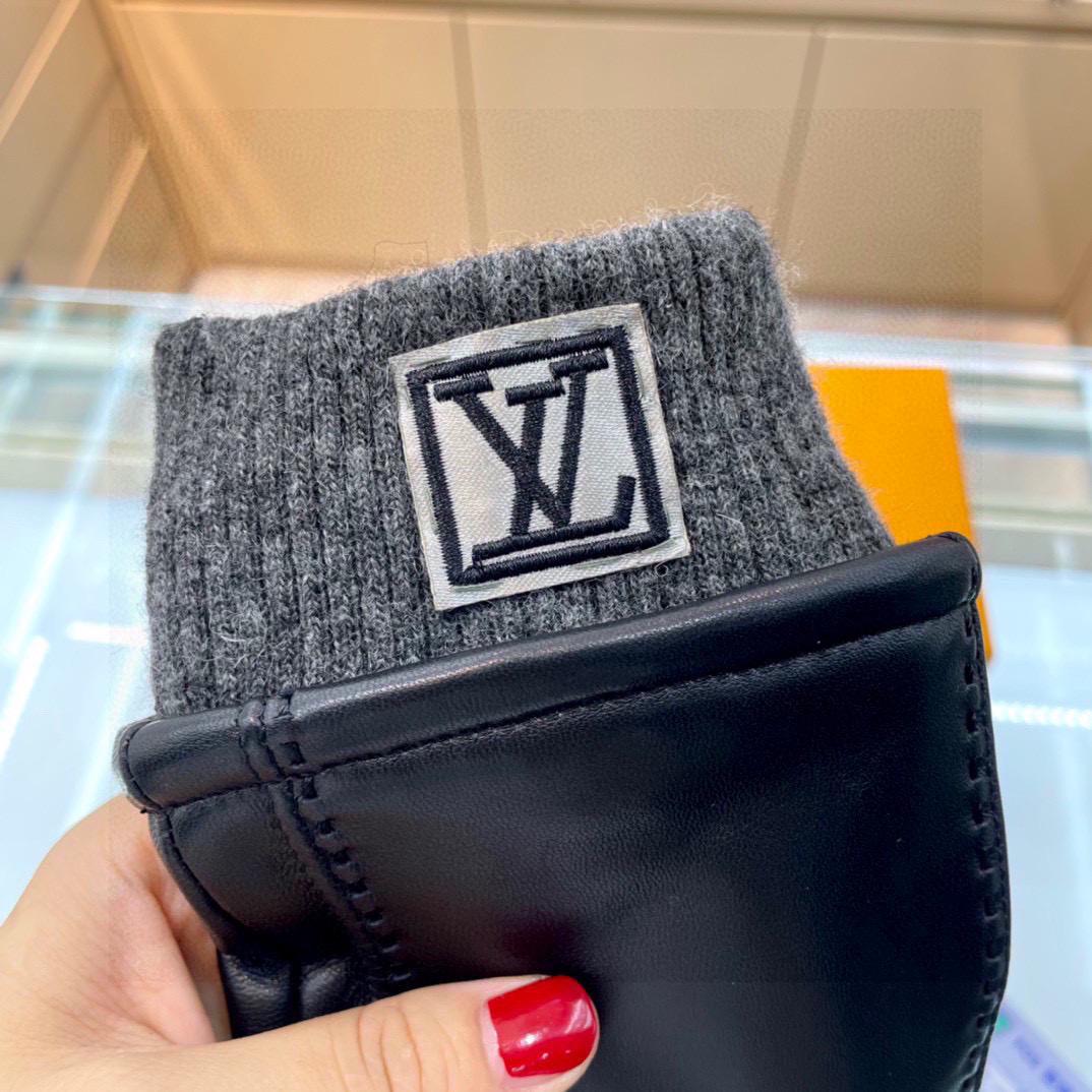Louis Vuitton Men's Gloves  - EUR FASHION