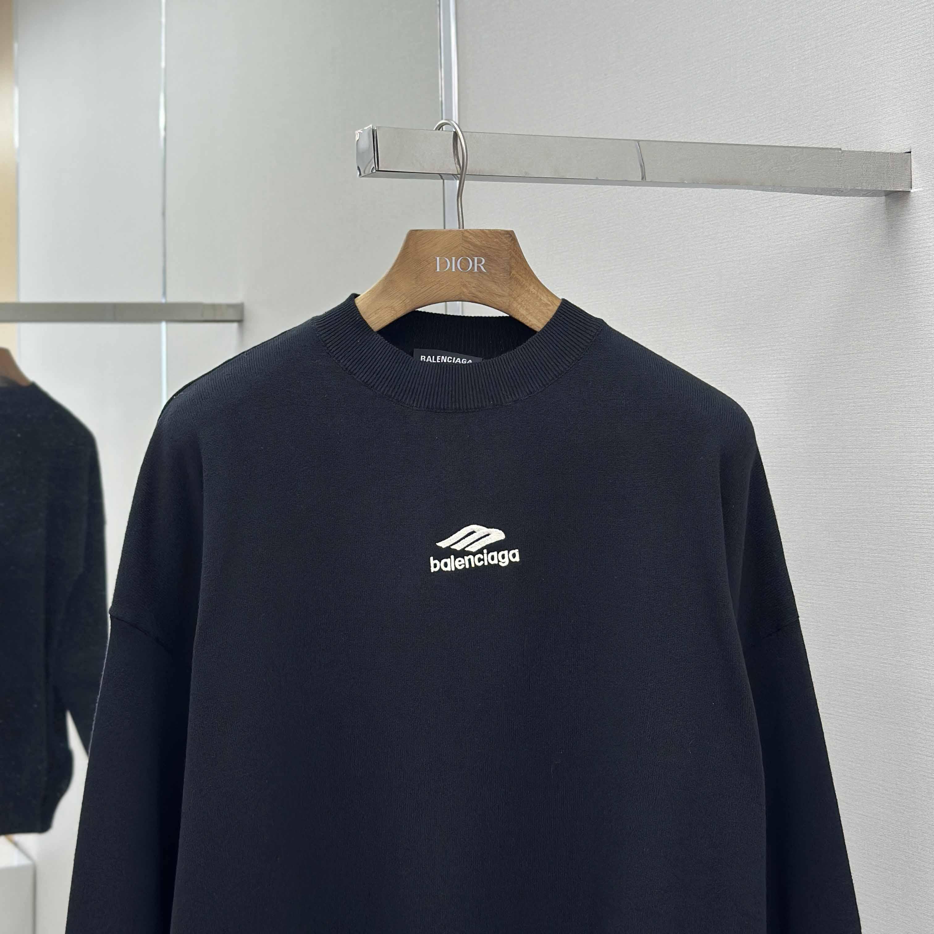 Balenciaga Ski Crewneck Sweater In Black - EUR FASHION