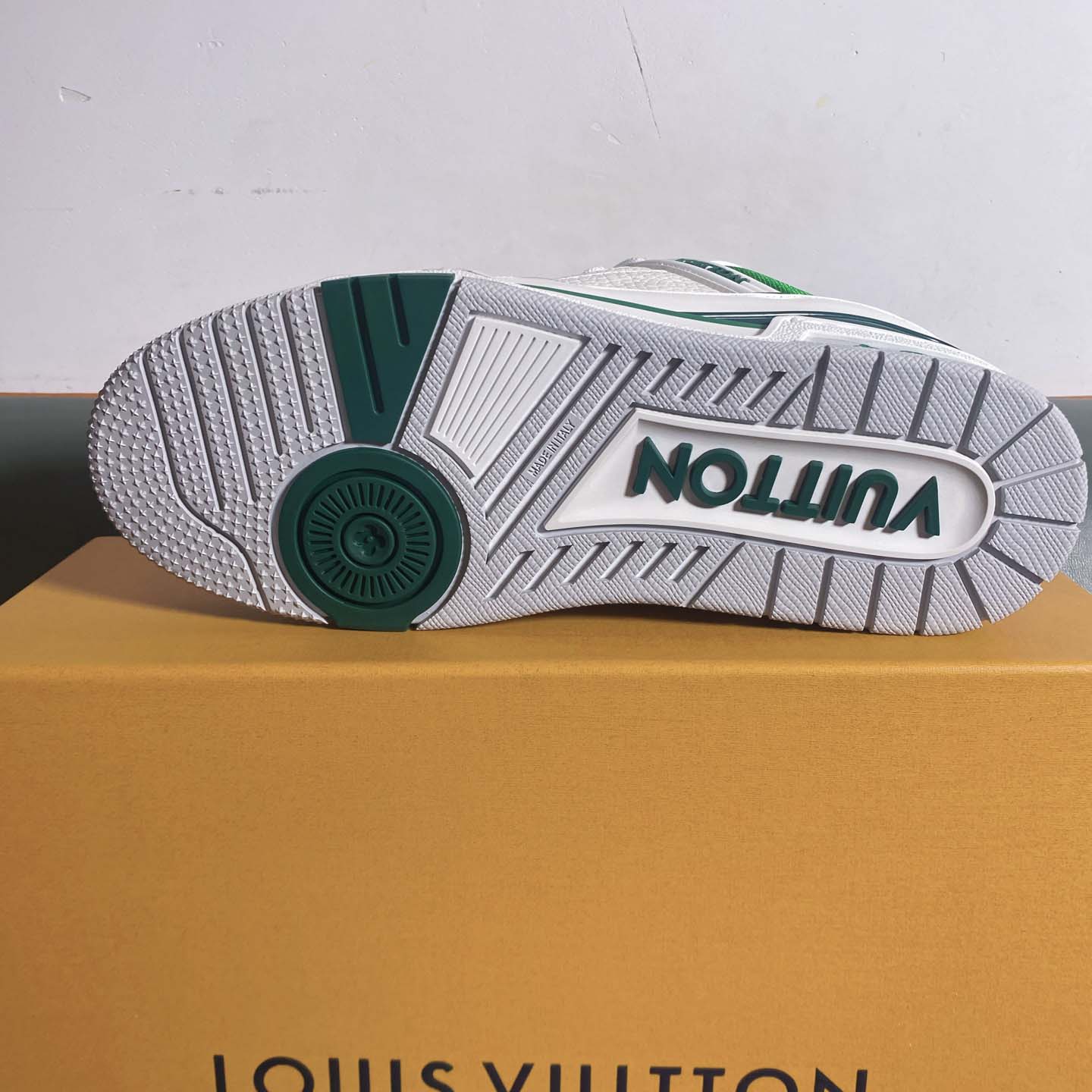 Louis Vuitton LV Trainer Sneaker      1AIJ05 - EUR FASHION