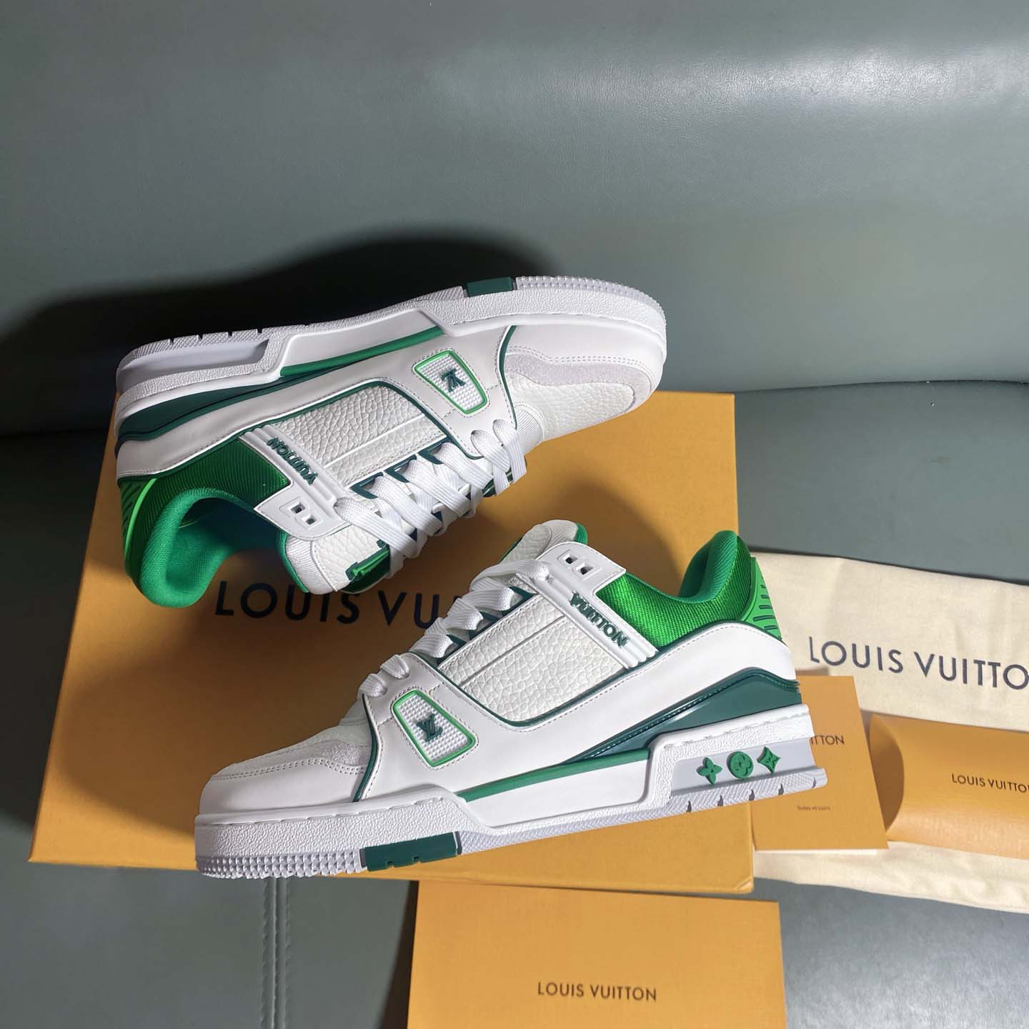 Louis Vuitton LV Trainer Sneaker      1AIJ05 - EUR FASHION