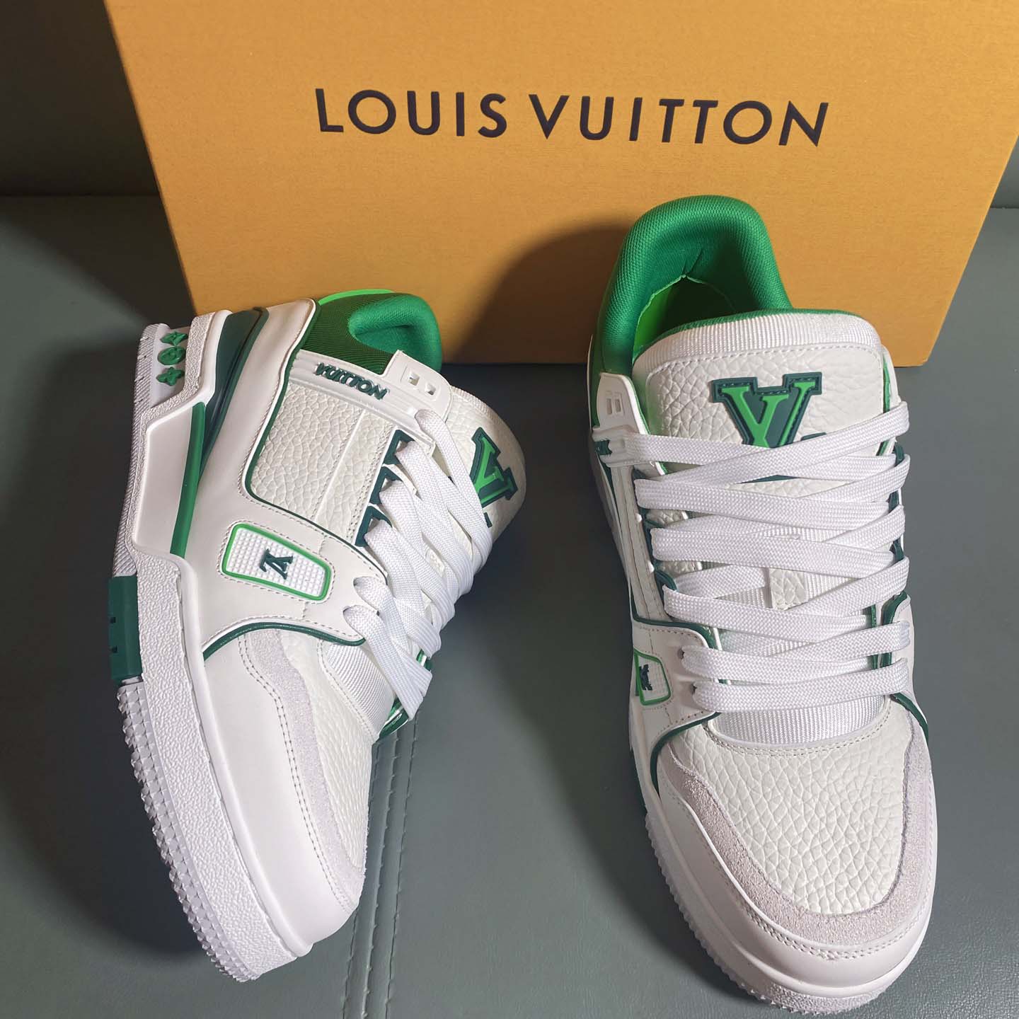 Louis Vuitton LV Trainer Sneaker      1AIJ05 - EUR FASHION