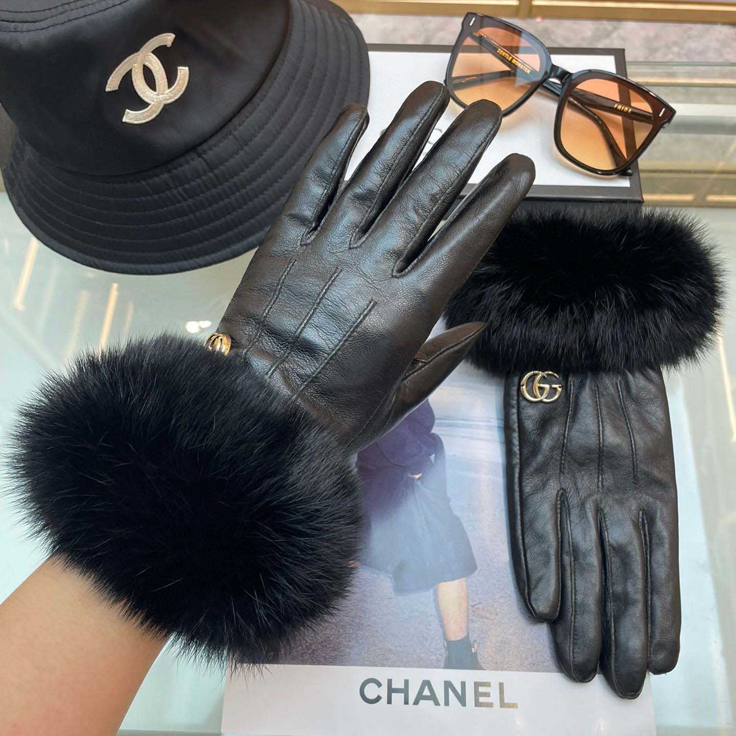 Gucci Women's Gloves - EUR FASHION