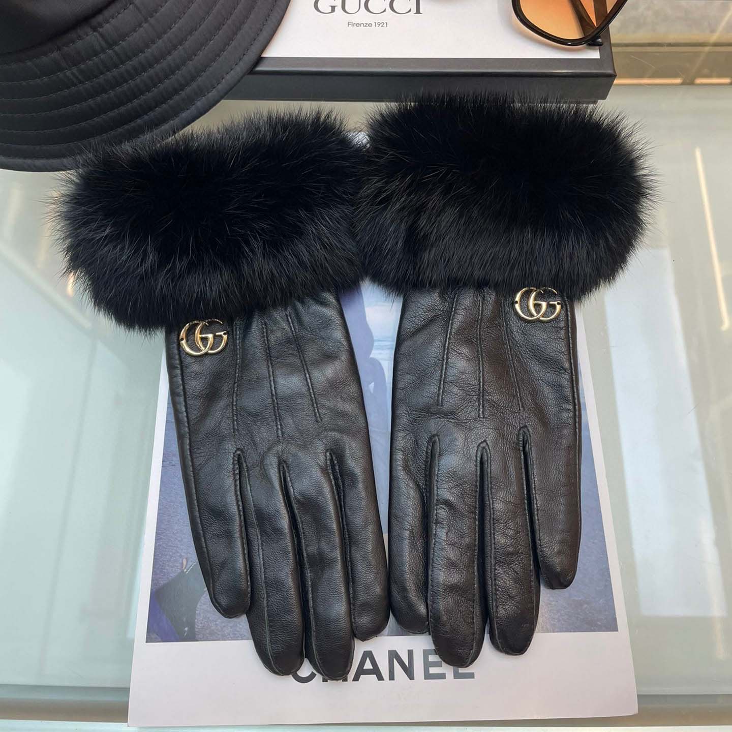 Gucci Women's Gloves - EUR FASHION