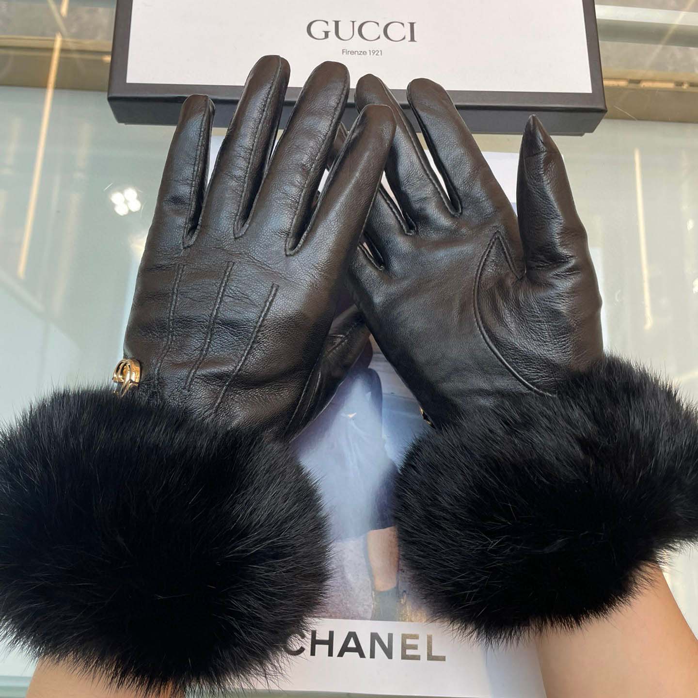Gucci Women's Gloves - EUR FASHION