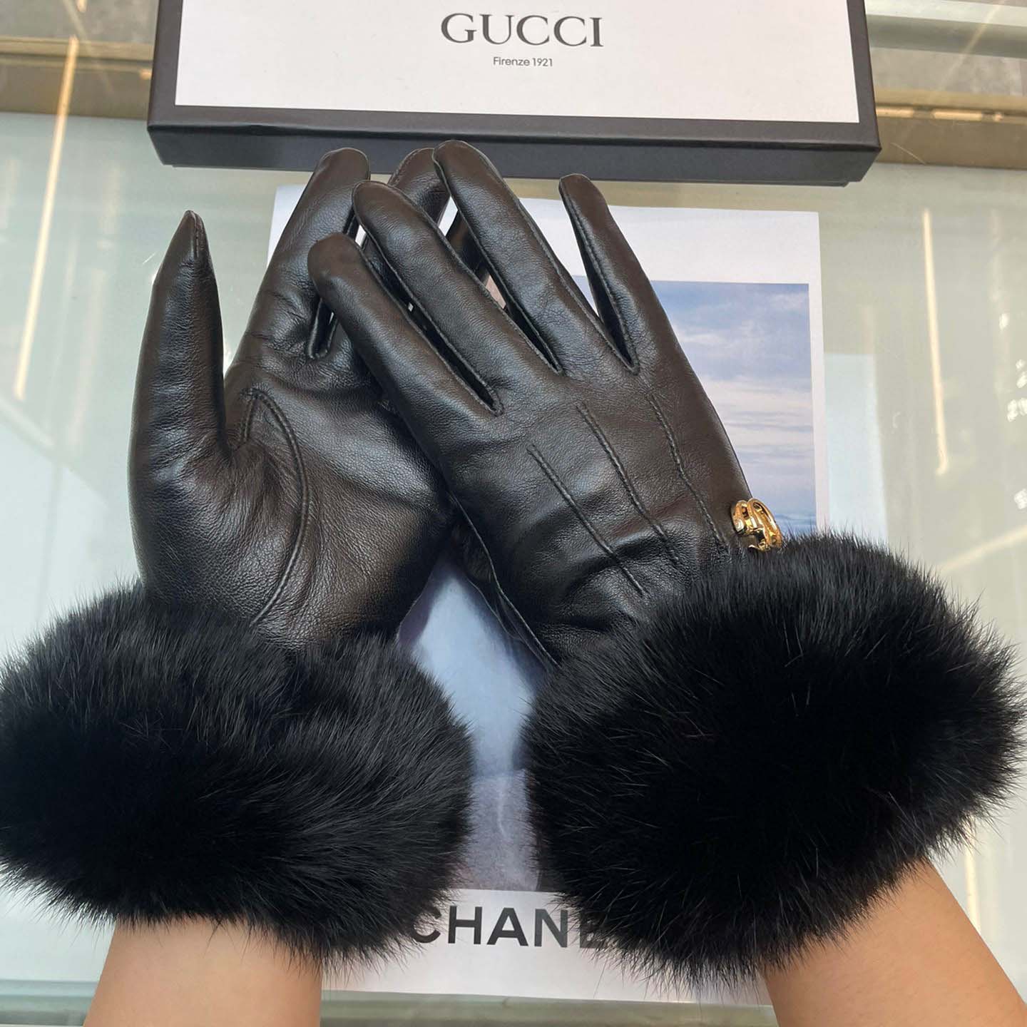 Gucci Women's Gloves - EUR FASHION