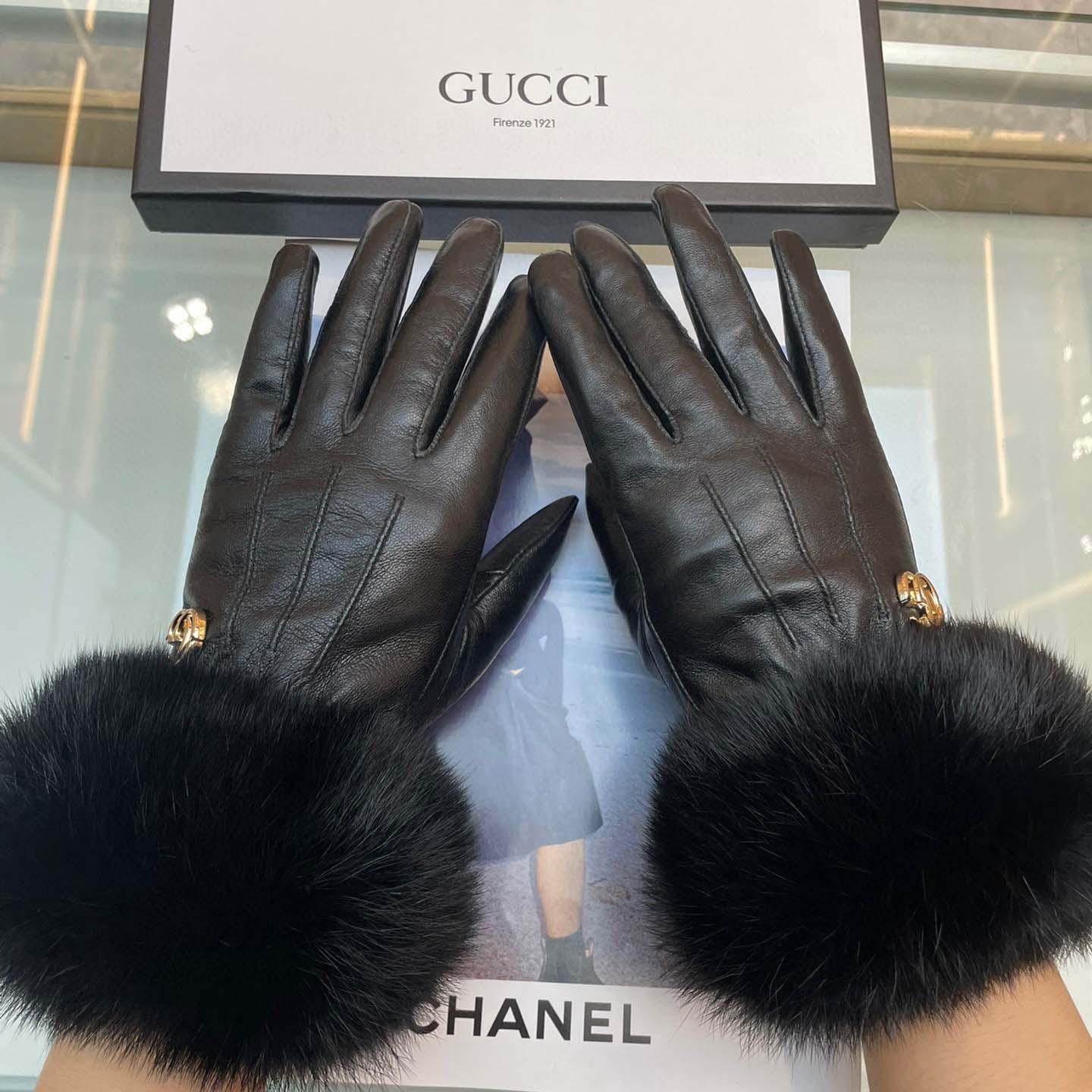 Gucci Women's Gloves - EUR FASHION