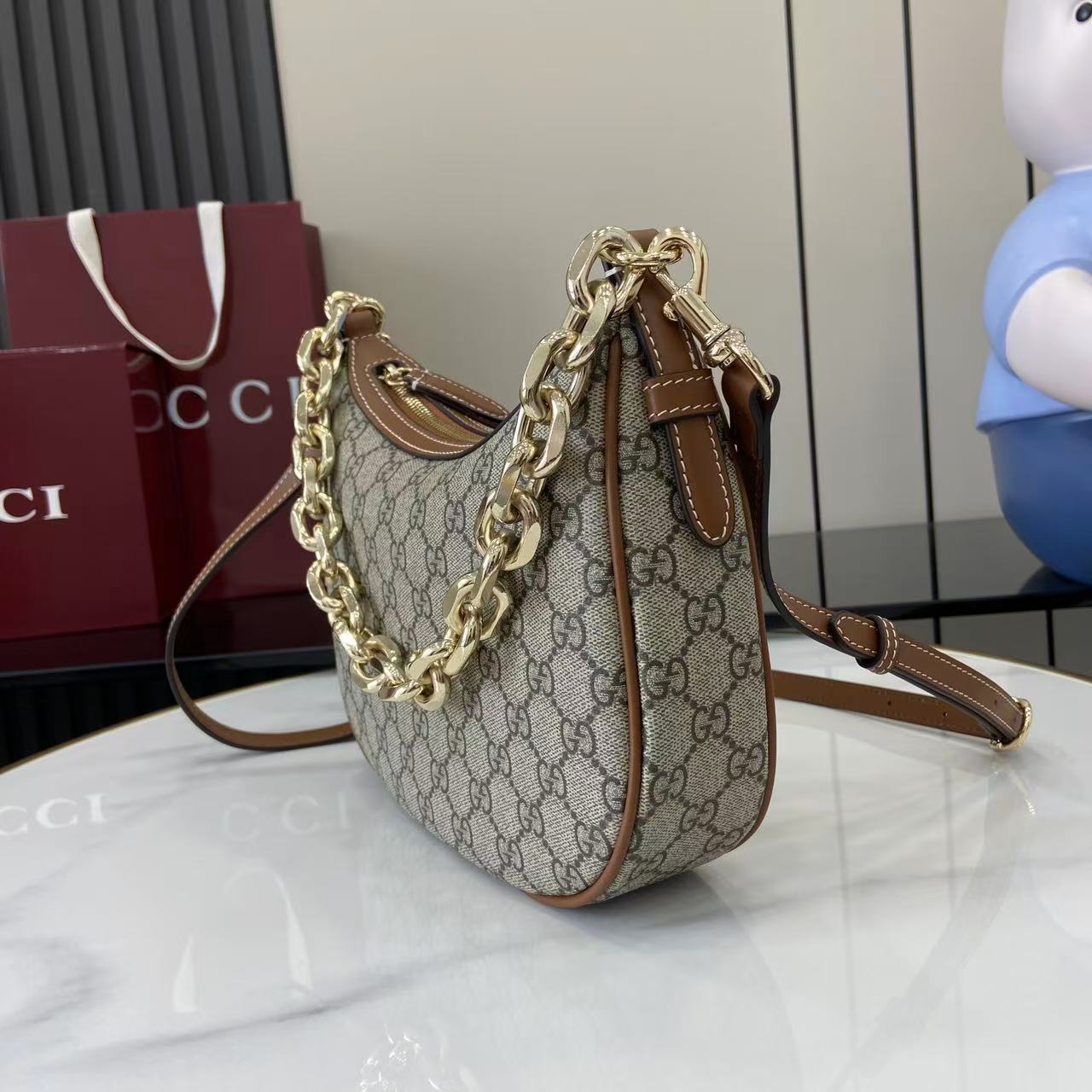 Gucci GG Emblem Medium Shoulder Bag - EUR FASHION