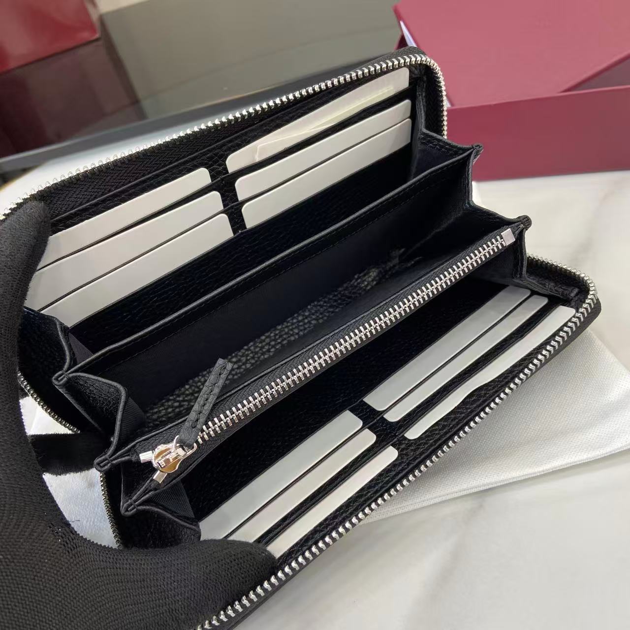Gucci Zip Around Wallet With Logo - EUR FASHION