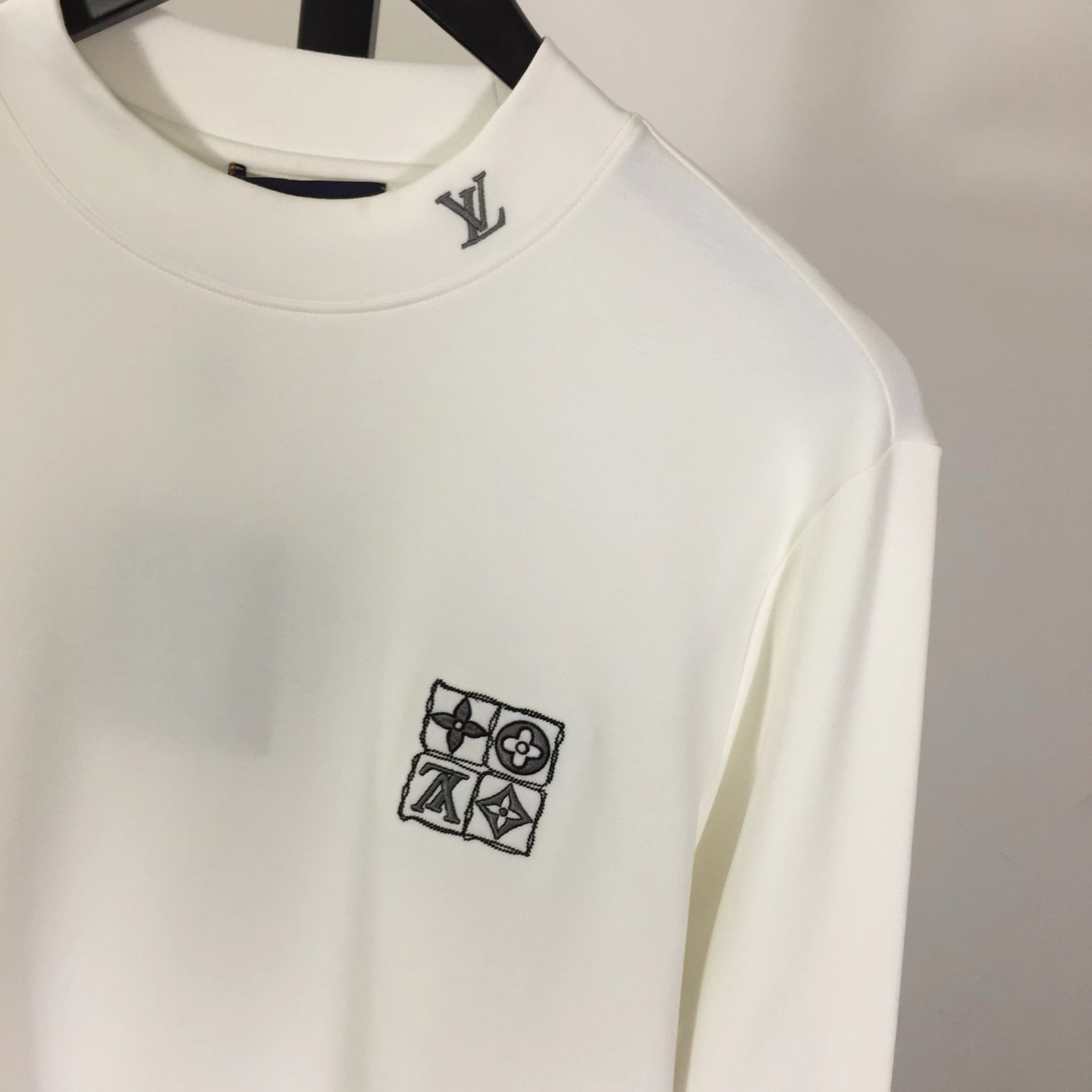 Louis Vuitton Embossed LV Long-Sleeved T-Shirt - EUR FASHION