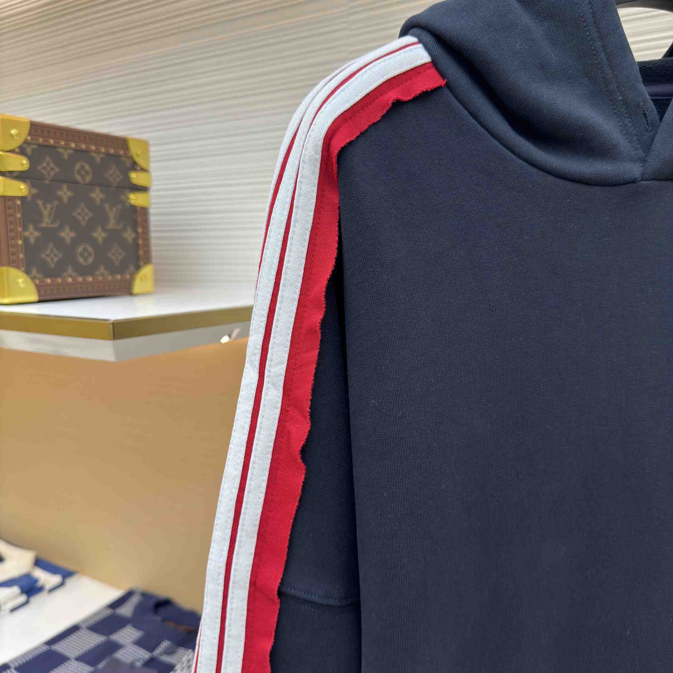 Balenciaga Unity Sports Icon Large Hoodie in faded black and white dry fleece - EUR FASHION