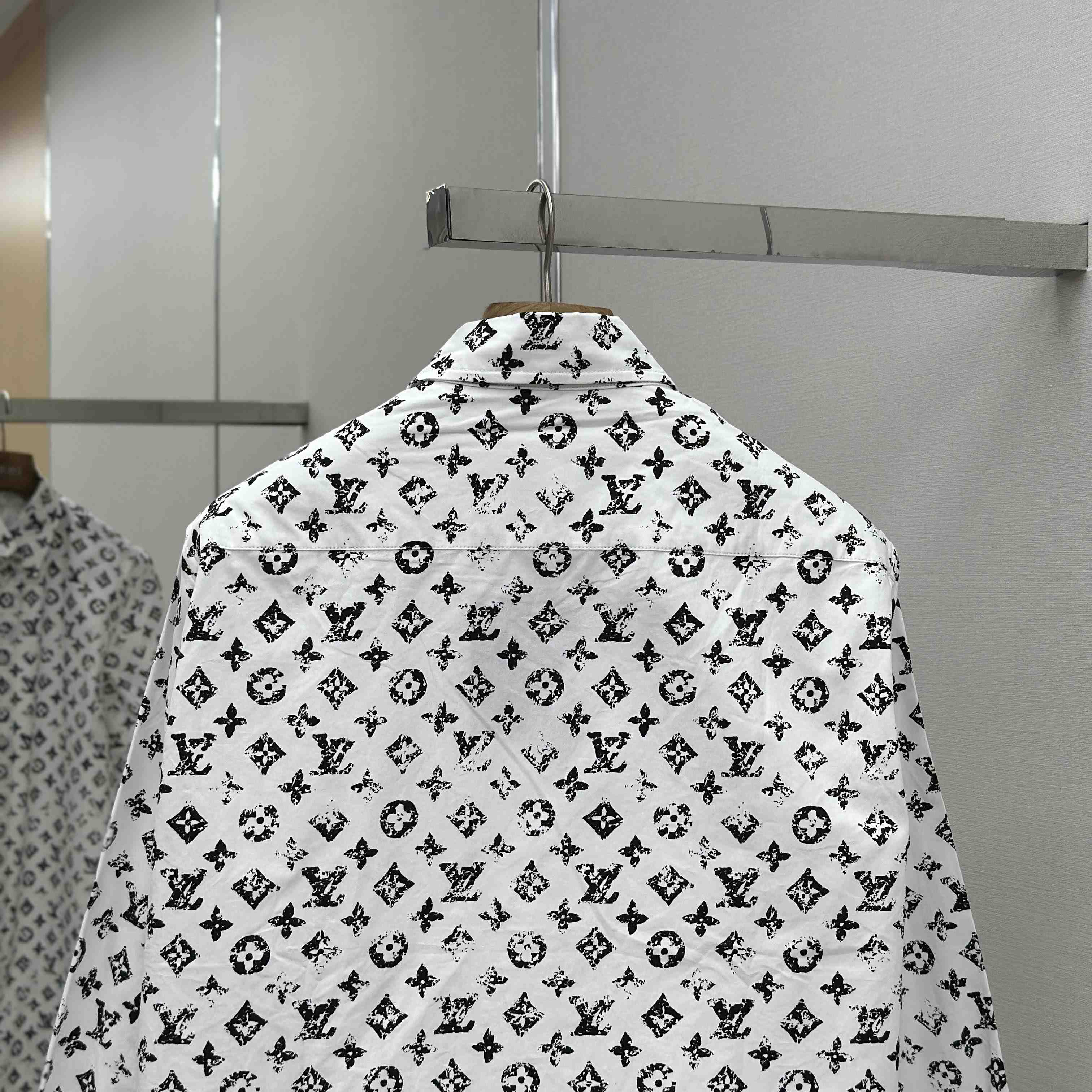 Louis Vuitton Monogram Fil Coupé Shirt   1AHX52 - EUR FASHION