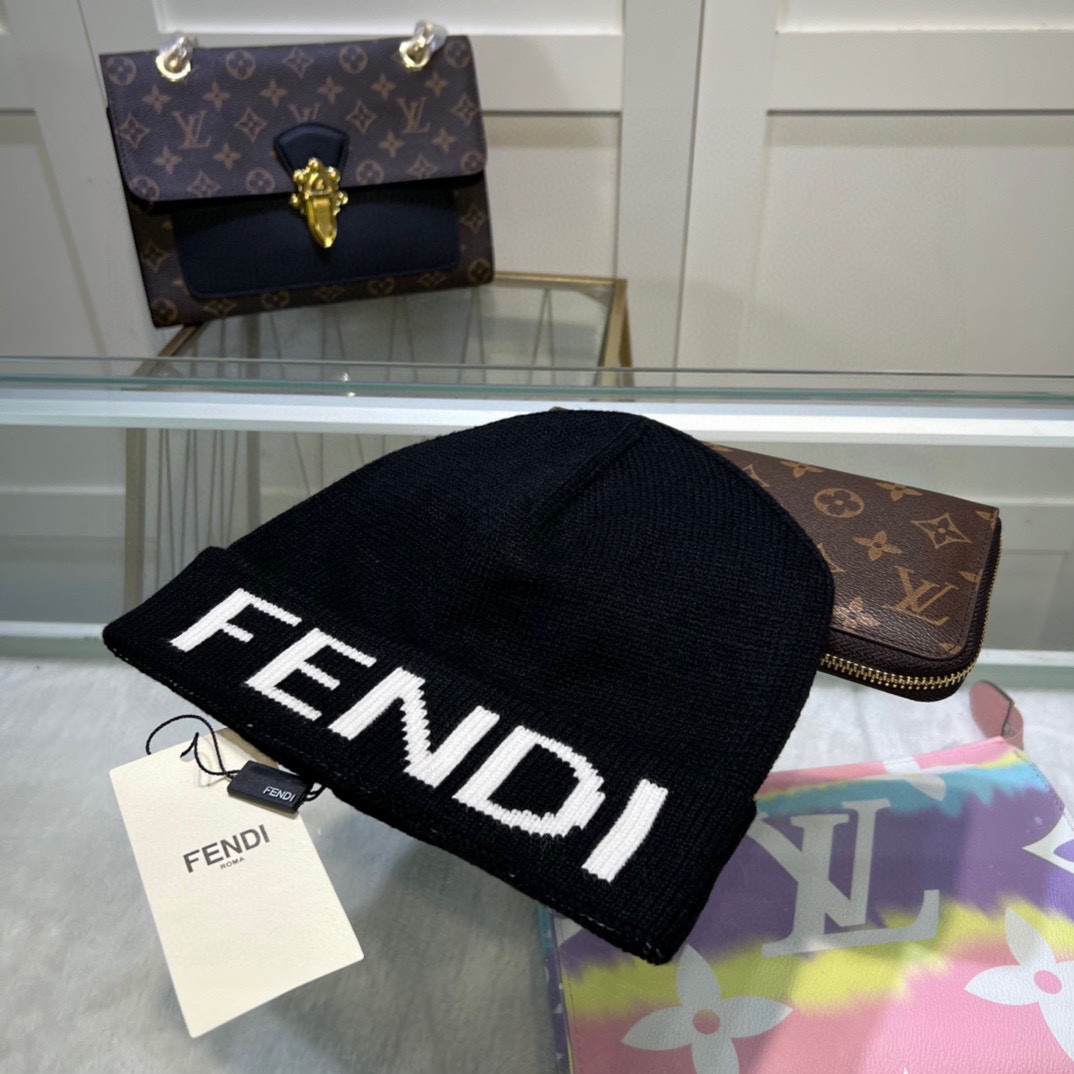 Fendi Beanie - EUR FASHION