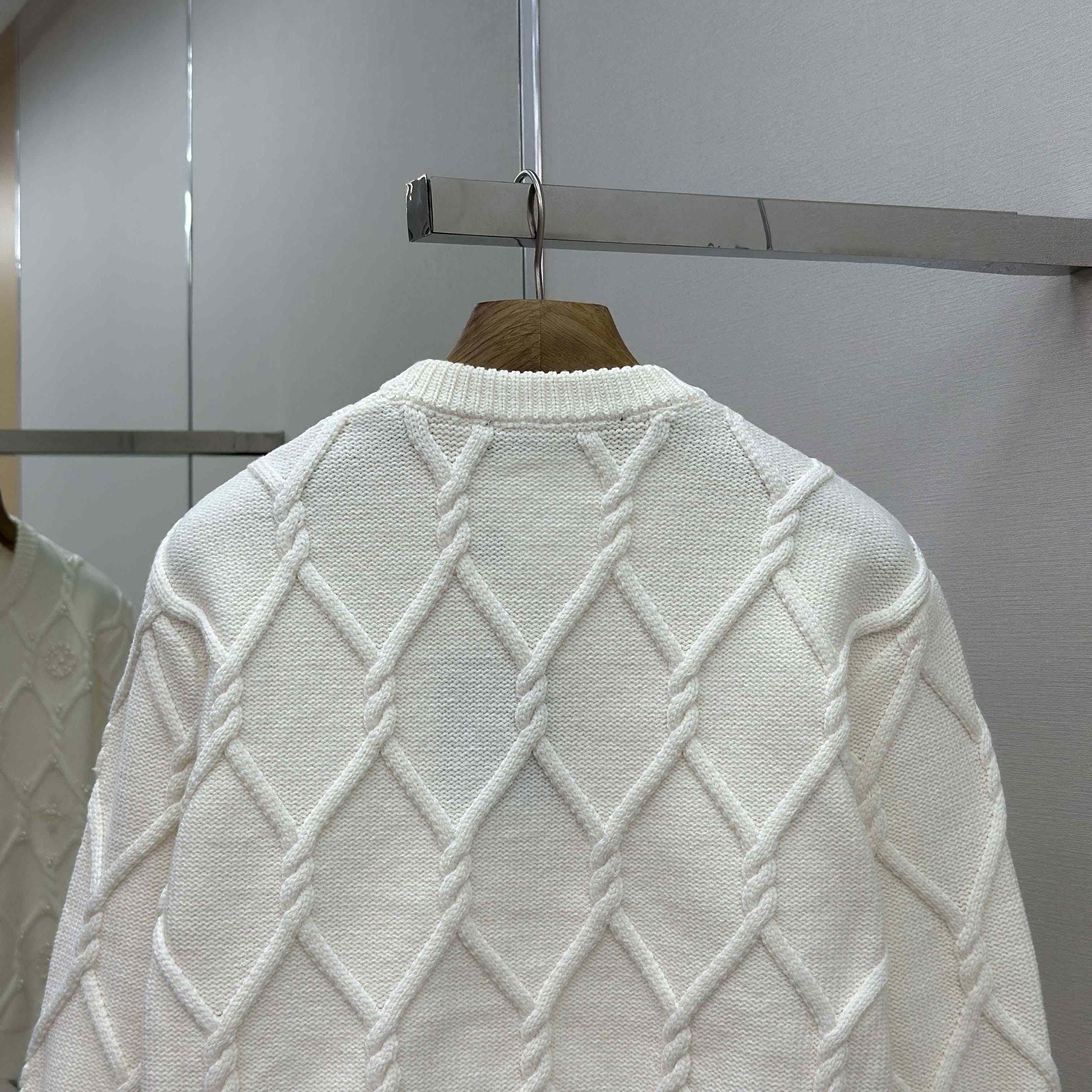 Louis Vuitton Embellished Cable Knit Wool Blend Pullover   1AGJUZ - EUR FASHION