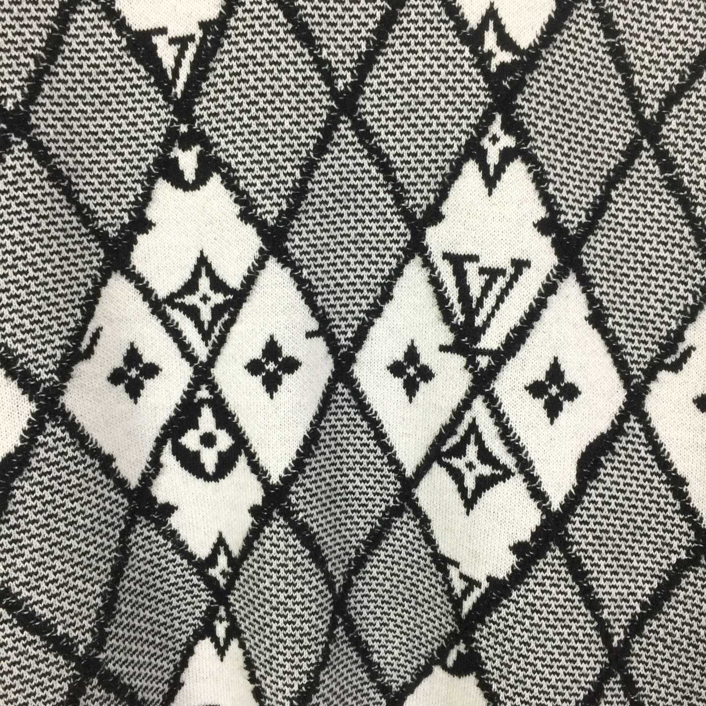 Louis Vuitton Wool Blend Pullover - EUR FASHION