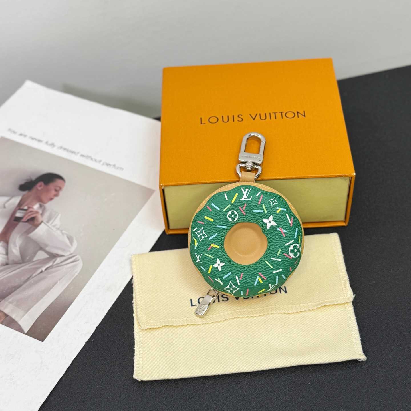 Louis Vuitton LV Donut Bag Charm    - EUR FASHION