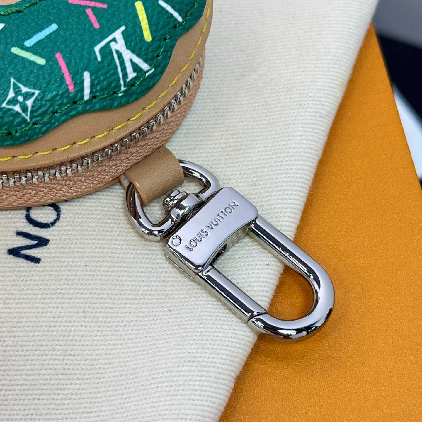 Louis Vuitton LV Donut Bag Charm    - EUR FASHION