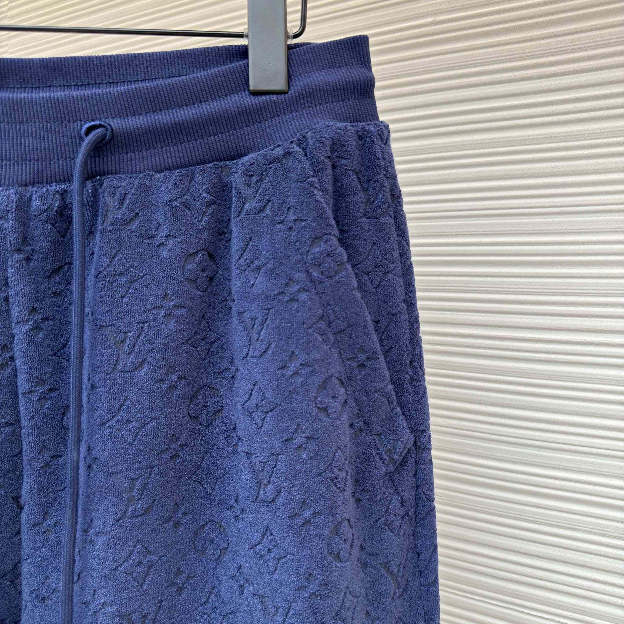 Louis Vuitton Monogram French Terry Shorts    1AHUX6 - EUR FASHION