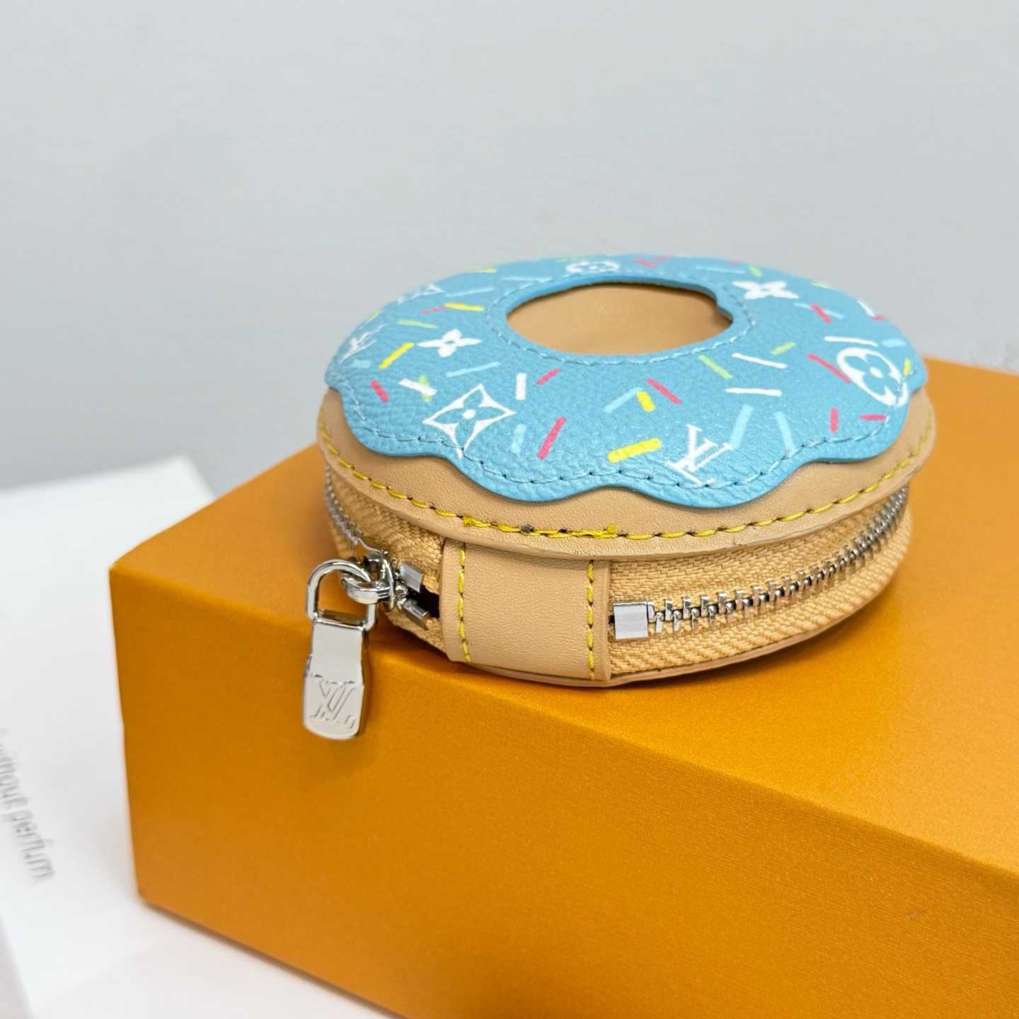 Louis Vuitton LV Donut Bag Charm    - EUR FASHION