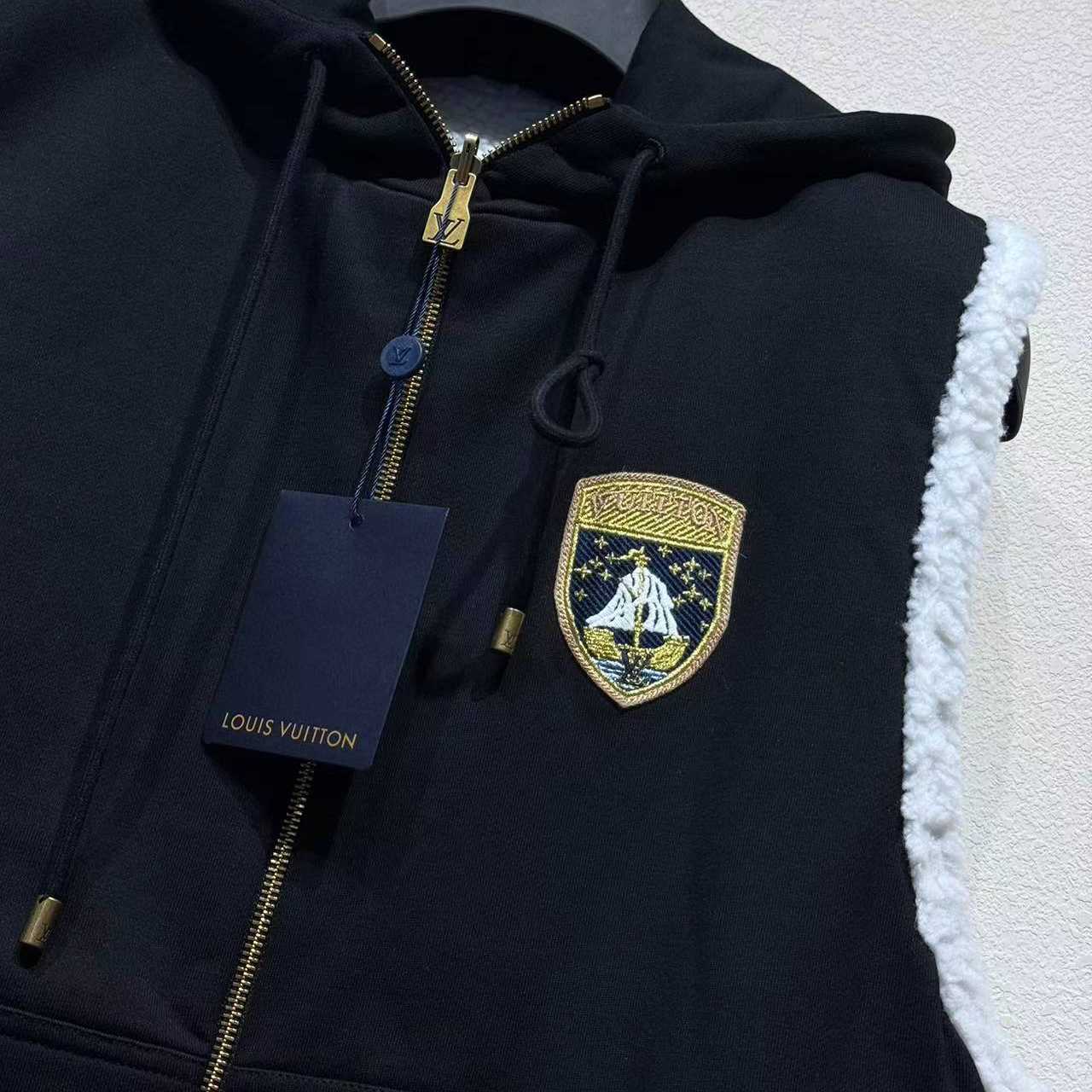 Louis Vuitton Reversible Fleece Gilet    - EUR FASHION