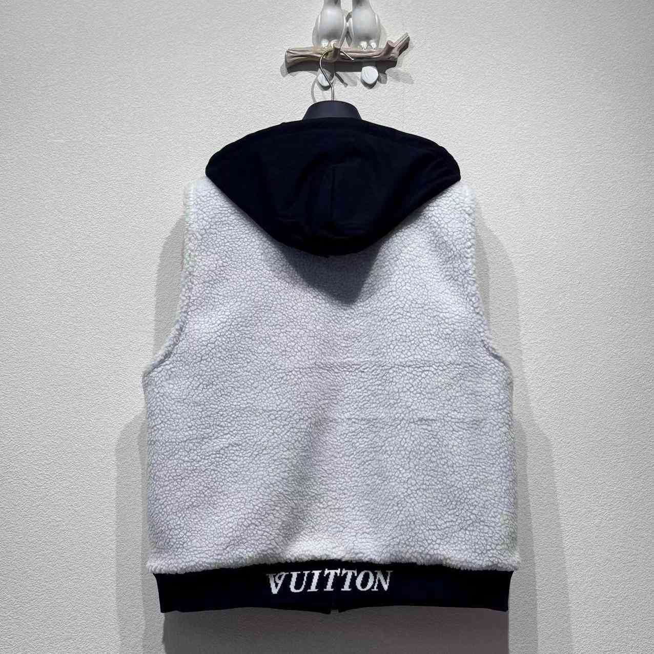 Louis Vuitton Reversible Fleece Gilet    - EUR FASHION