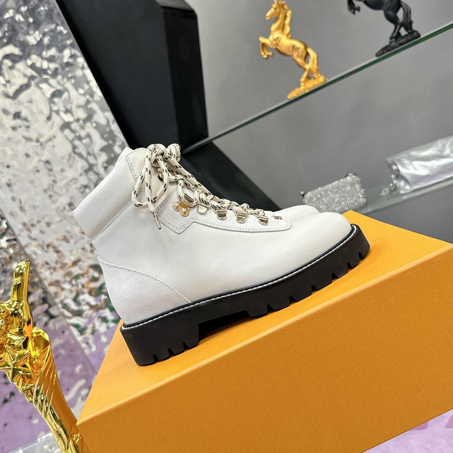 Louis Vuitton Territory Flat Ranger     1ACICS - EUR FASHION