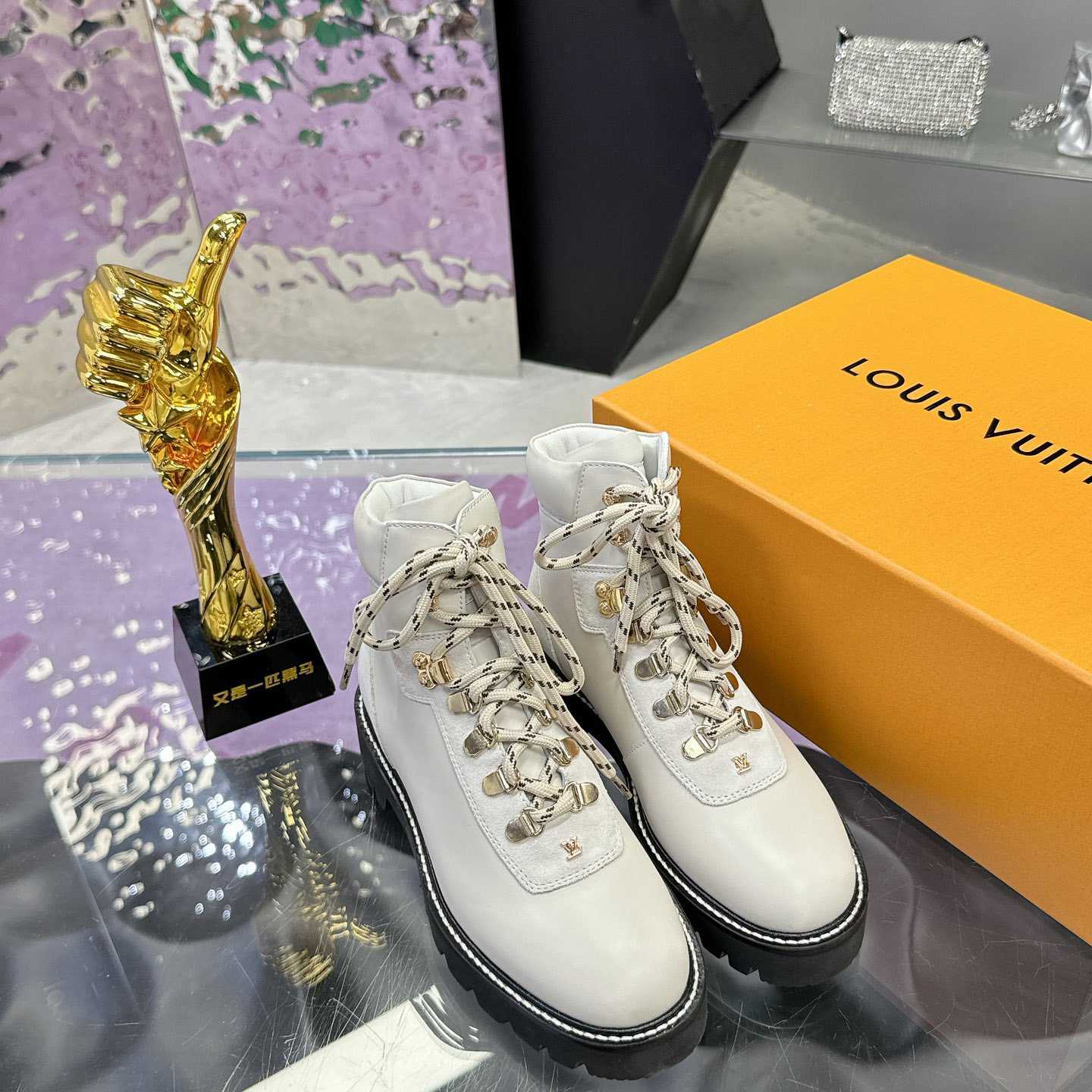 Louis Vuitton Territory Flat Ranger     1ACICS - EUR FASHION