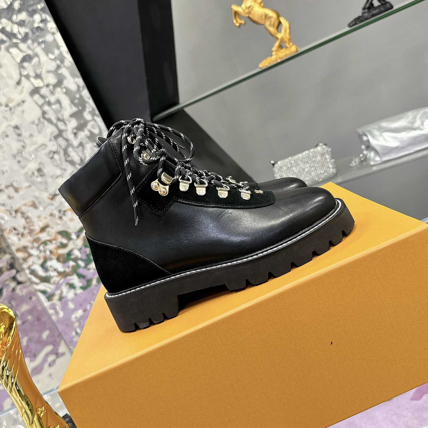 Louis Vuitton Territory Flat Ranger     1ACIBW - EUR FASHION