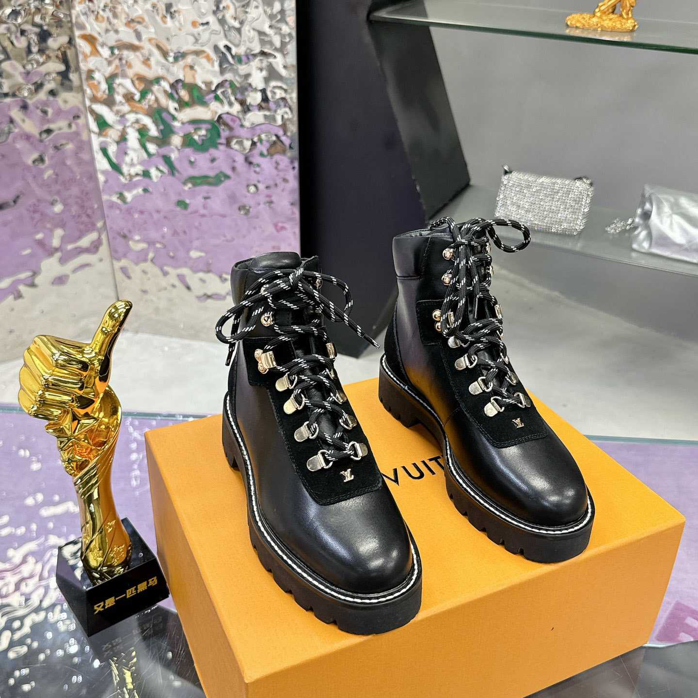 Louis Vuitton Territory Flat Ranger     1ACIBW - EUR FASHION