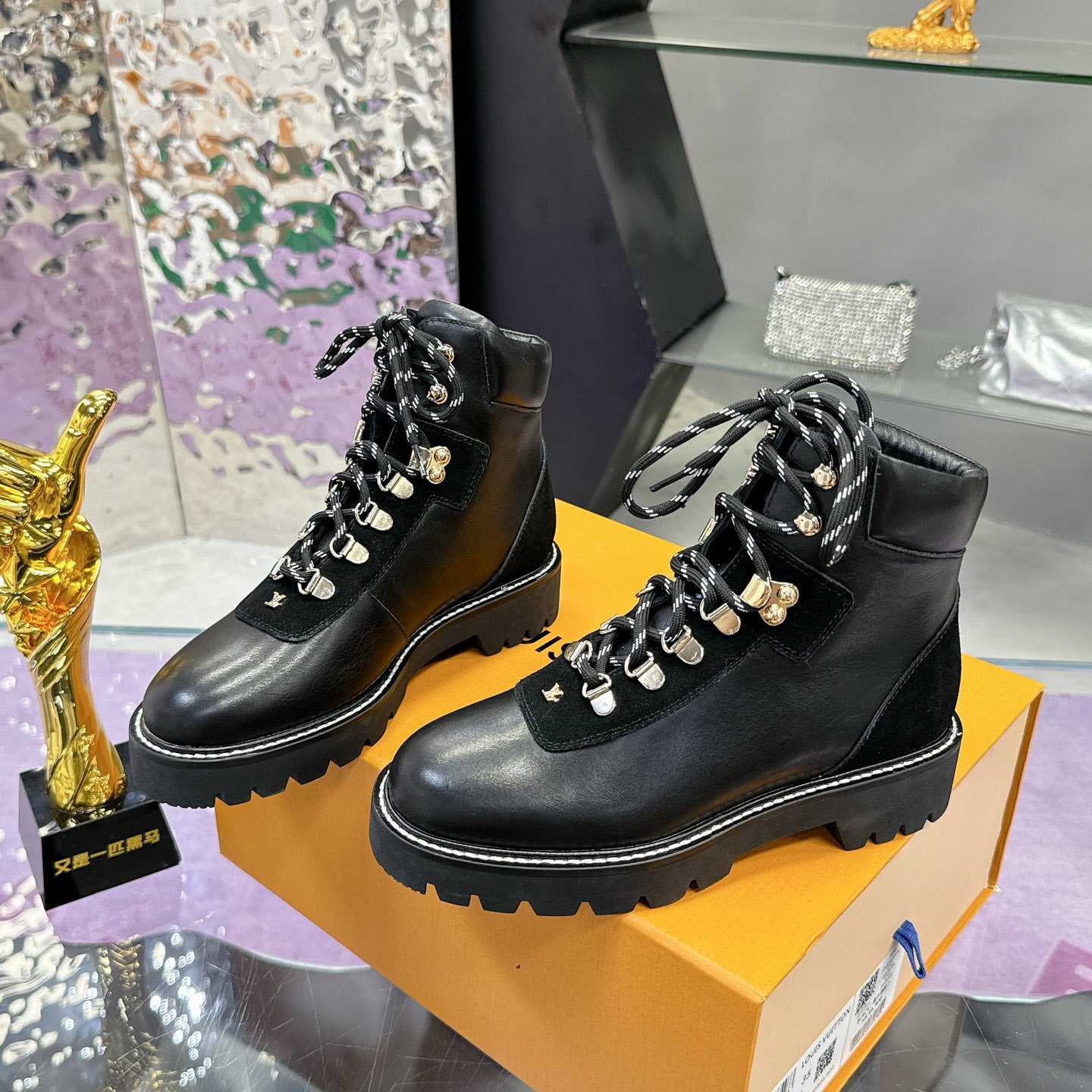 Louis Vuitton Territory Flat Ranger     1ACIBW - EUR FASHION