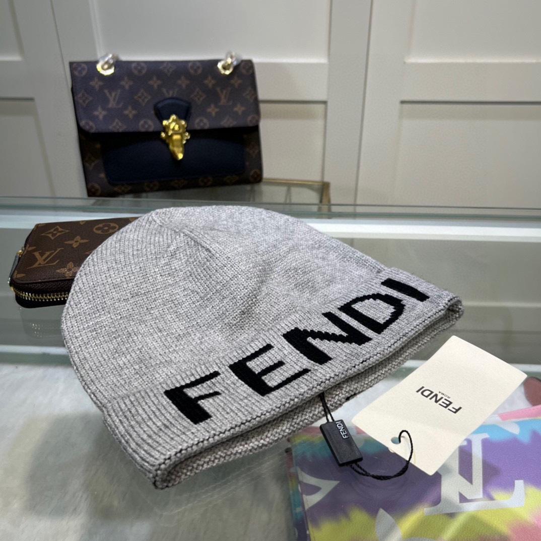Fendi Beanie - EUR FASHION