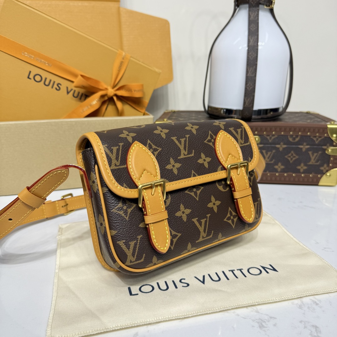 Louis Vuitton Satchel Wearable Wallet   M26805 - EUR FASHION