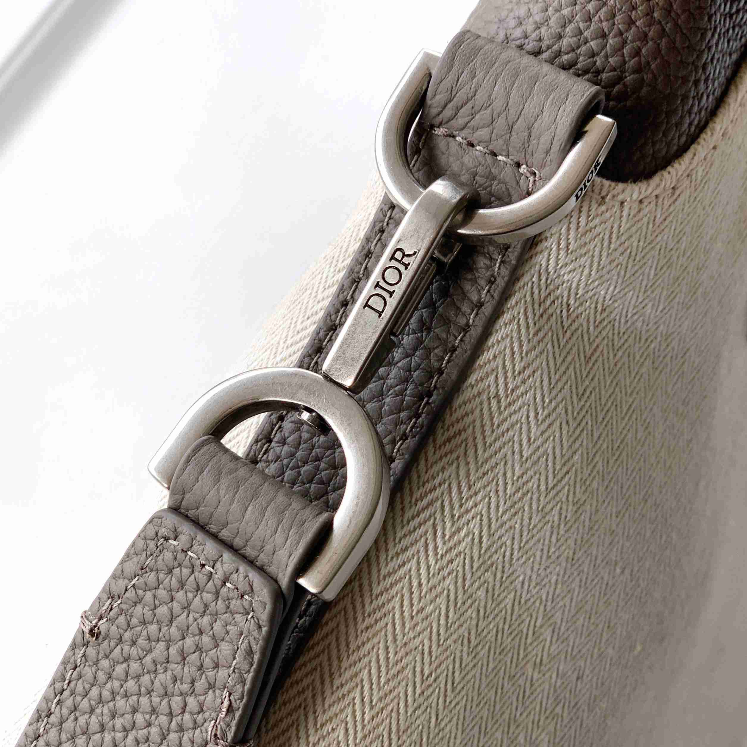 Dior Normandie A5 Triangle Pouch  - EUR FASHION