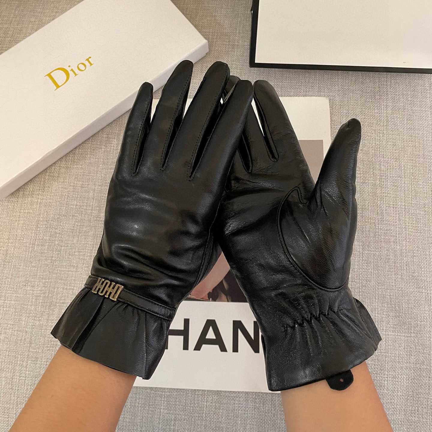 Dior Women's Gloves  - EUR FASHION
