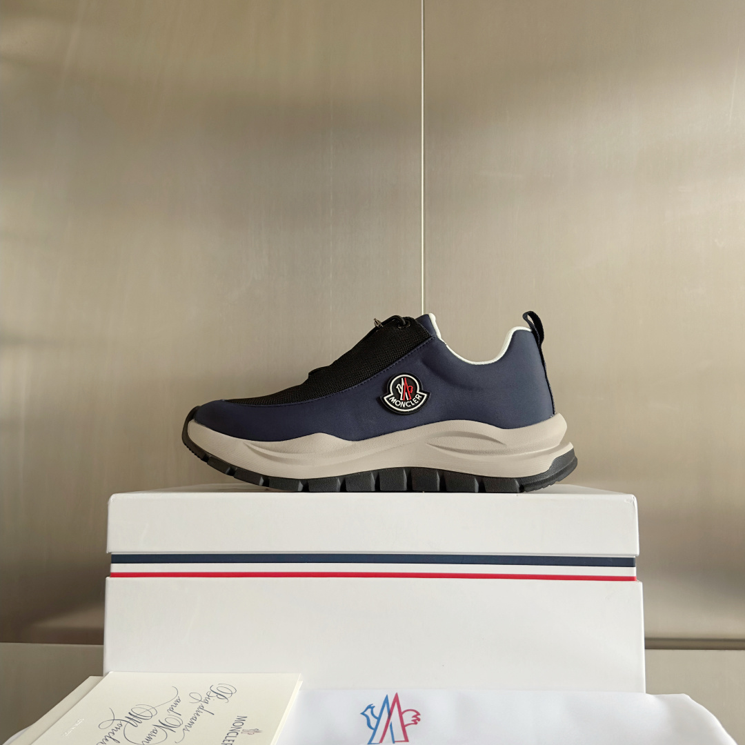 Moncler Sneakers - EUR FASHION