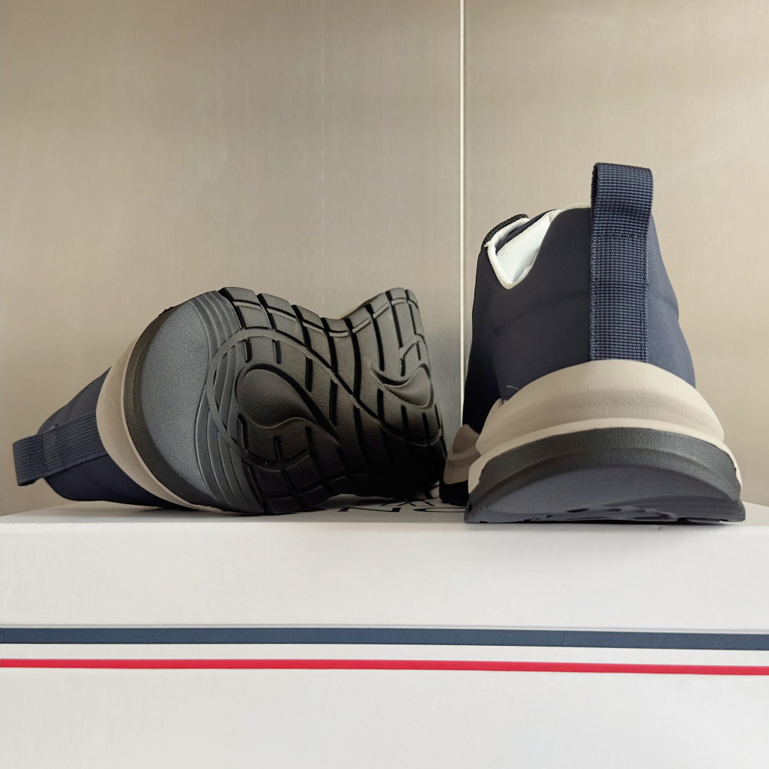 Moncler Sneakers - EUR FASHION