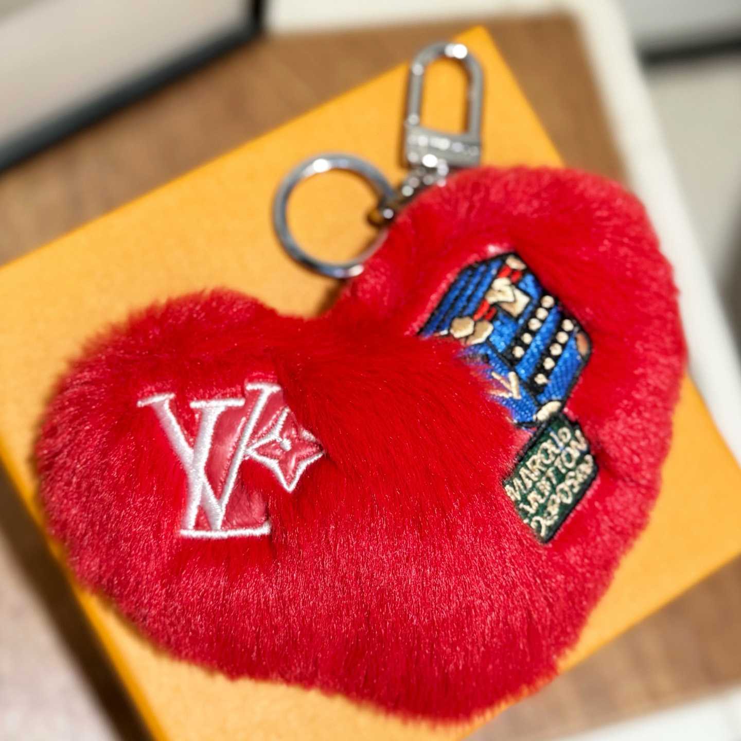 Louis Vuitton LV Lucky Heart Bag Charm   M03171 - EUR FASHION