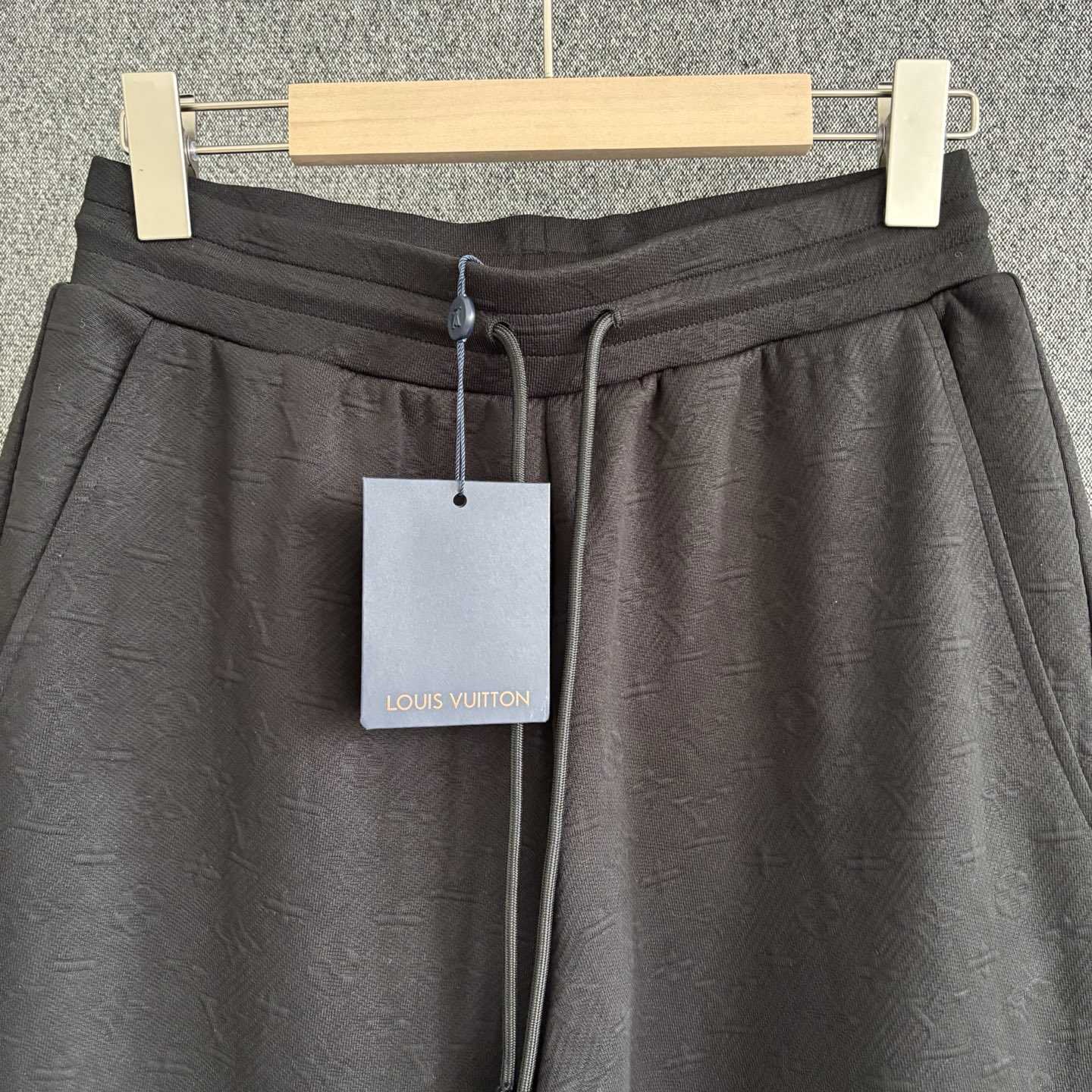 Louis Vuitton Monogram Track Pants   1A7Y05 - EUR FASHION